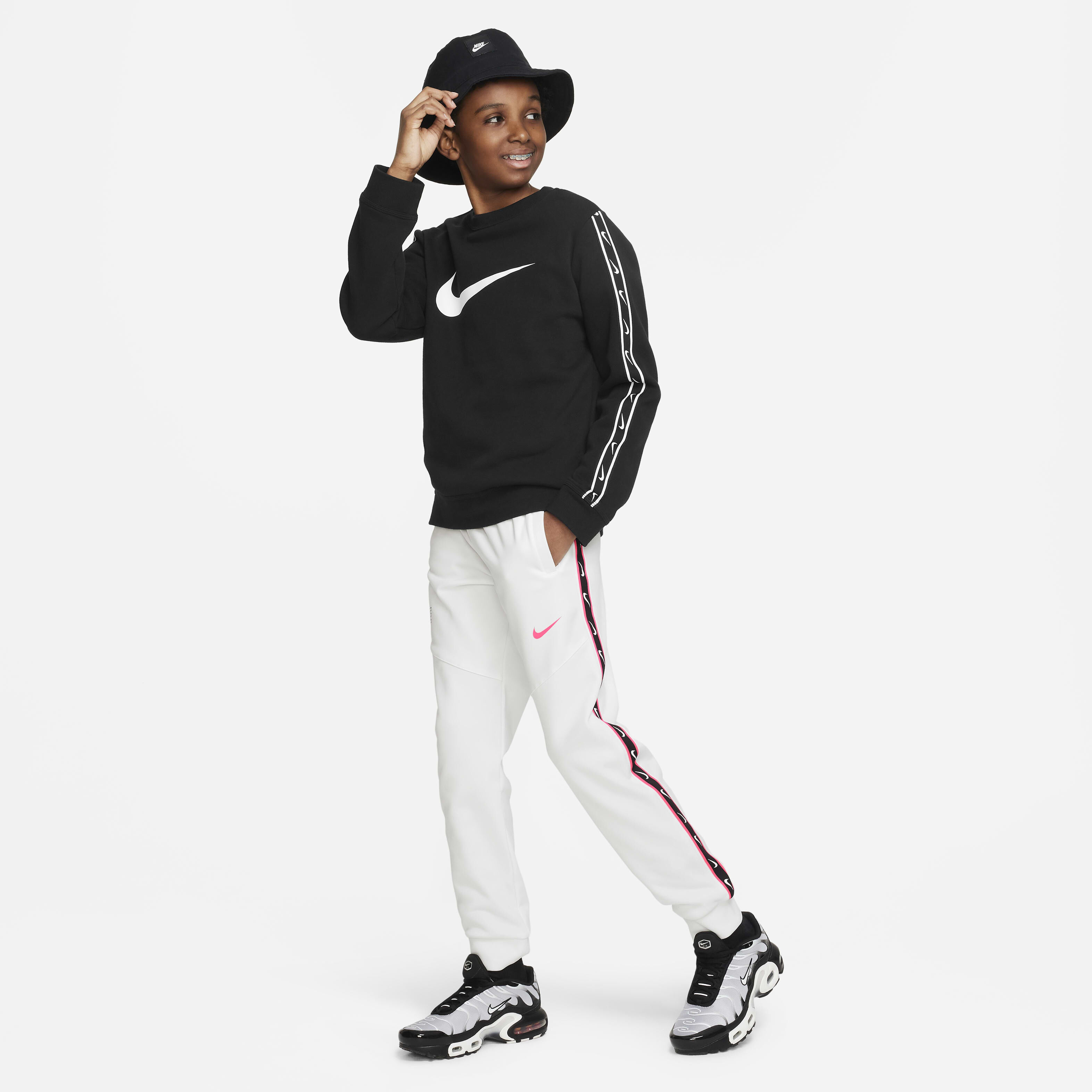 Nike Sportswear Repeat image number 7