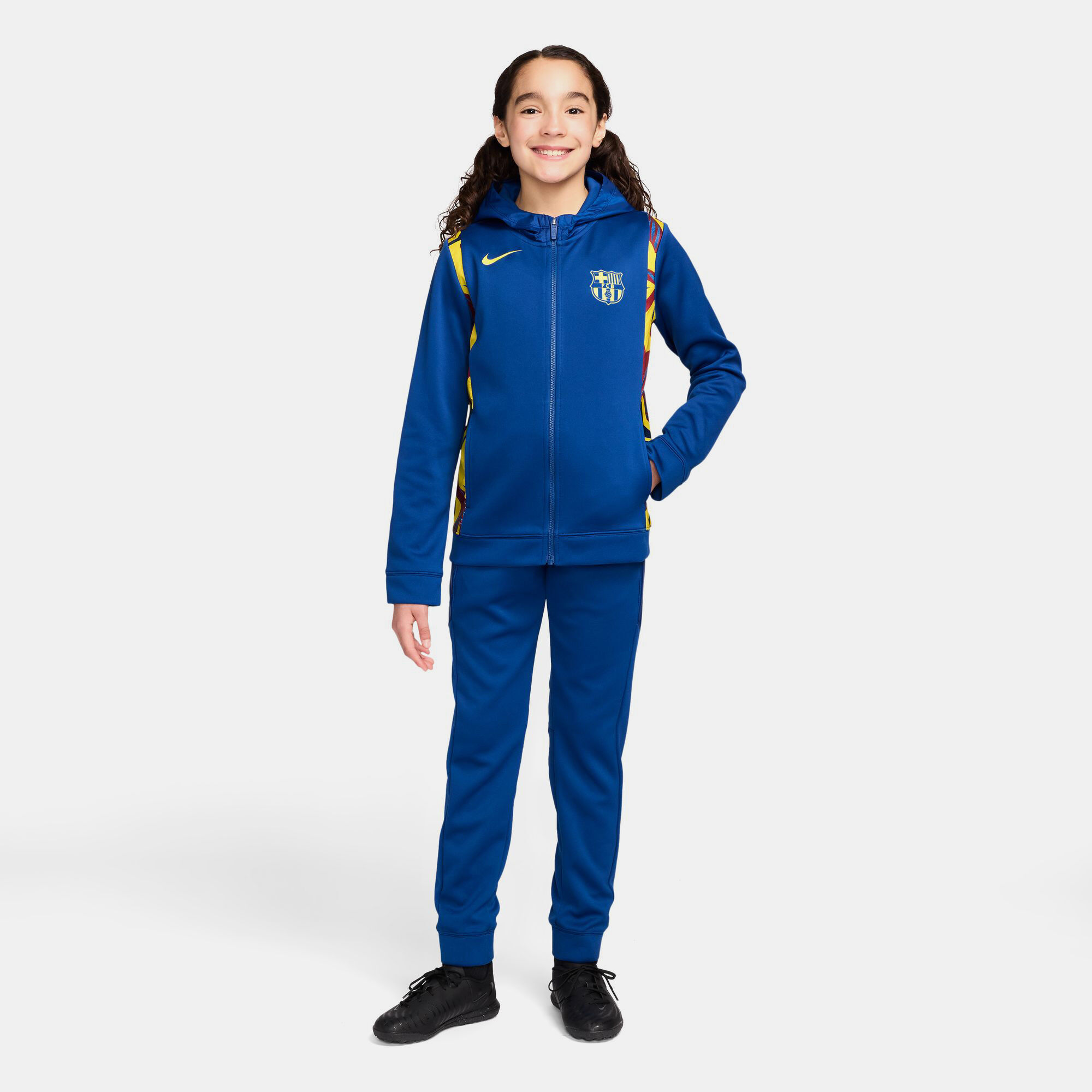FC Barcelona Nike ウェアセット　ジュニア Buy F.C. Barcelona Older Kids' Nike Football Woven Tracksuit - Gym