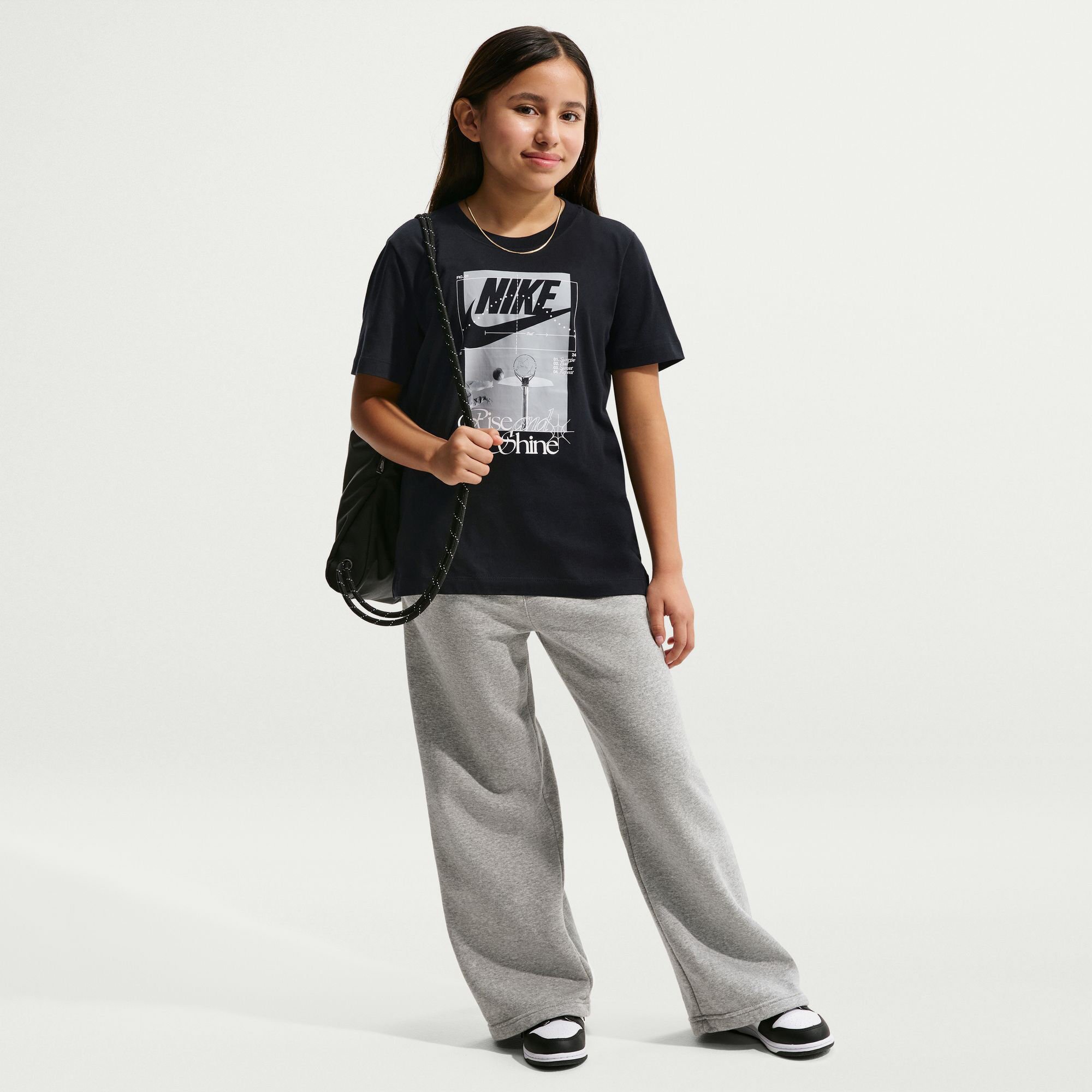 Nike Sportswear image number 0