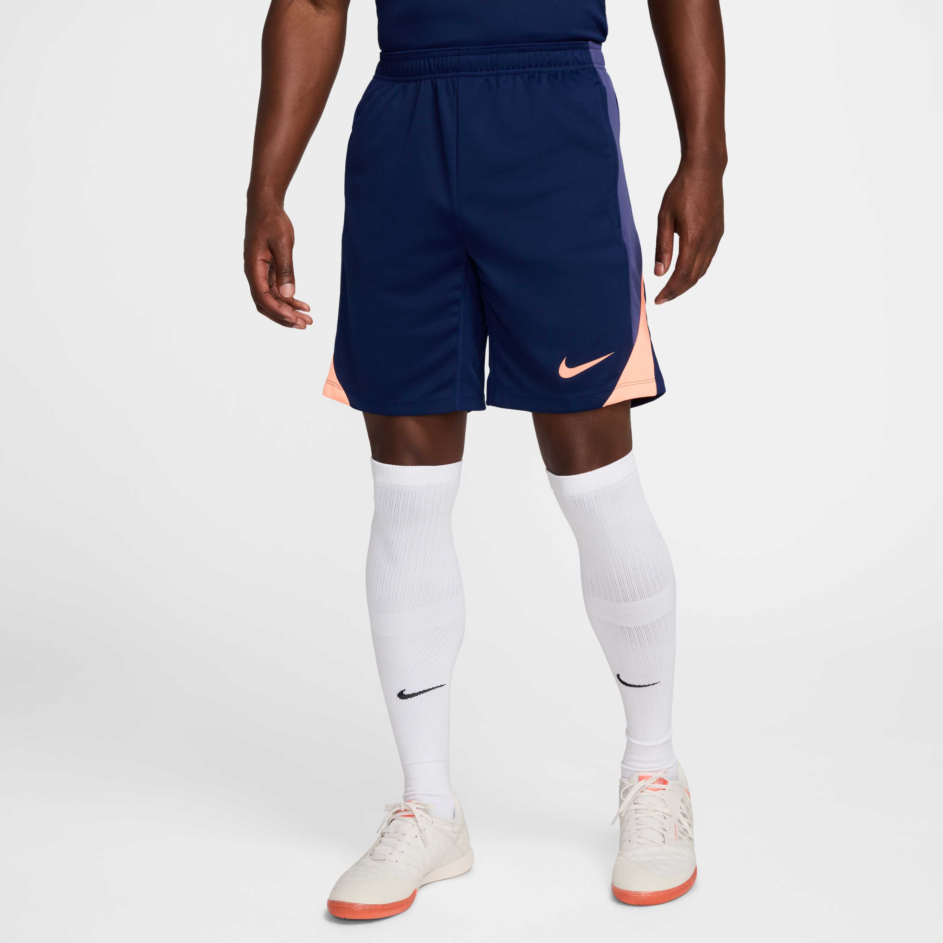 Nike Strike image number 0