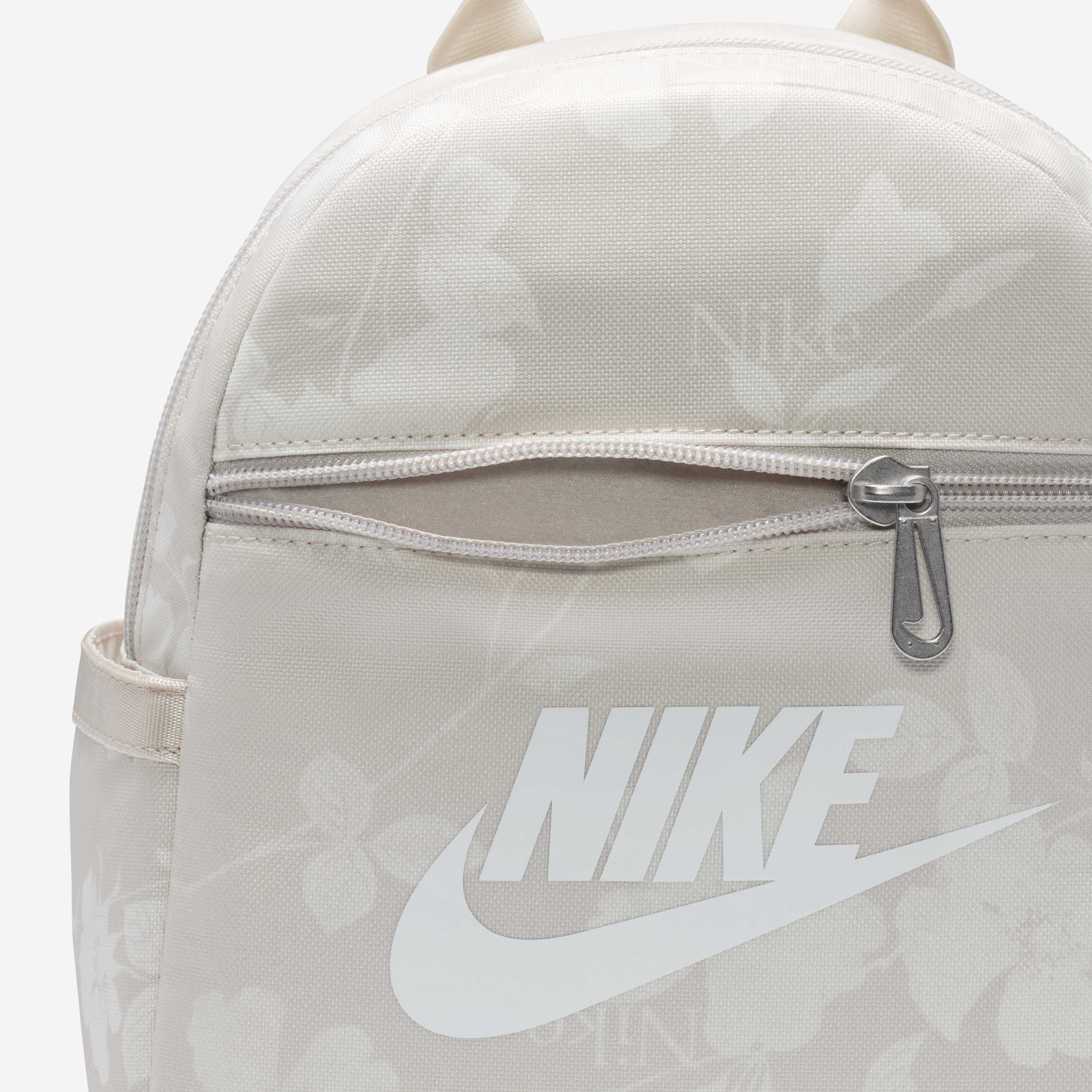 Nike Sportswear Futura image number 4