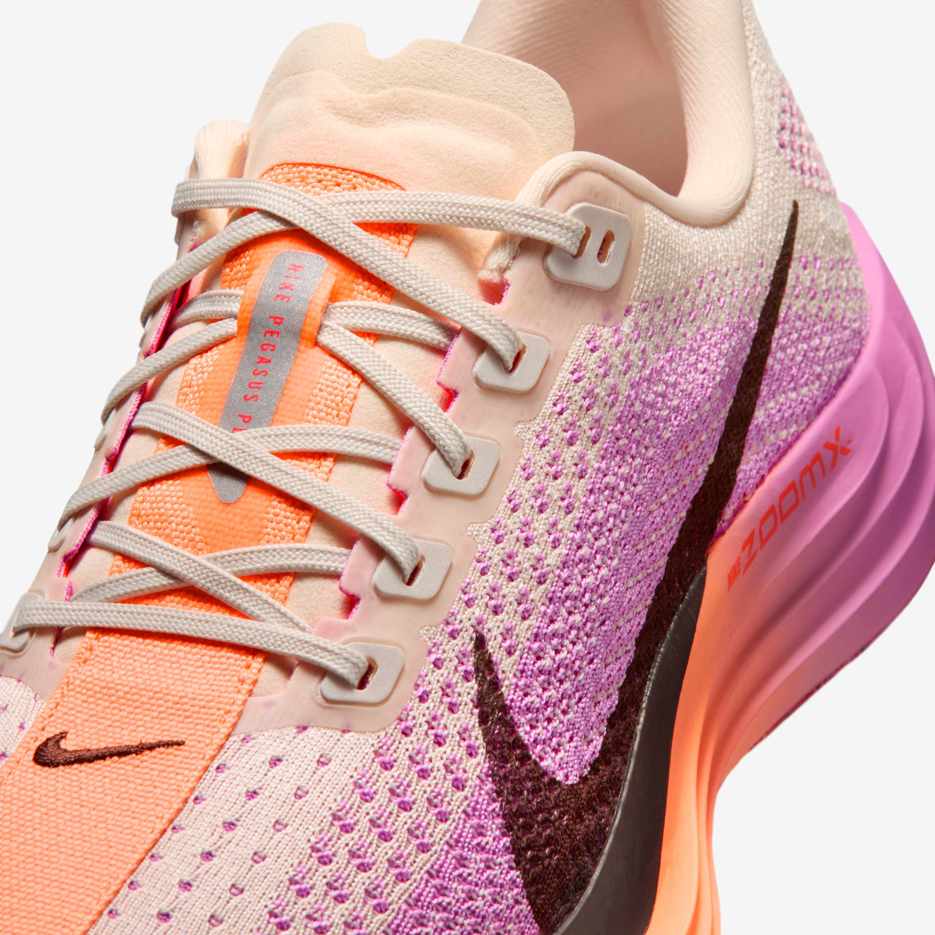 Nike Pegasus Plus image number 6
