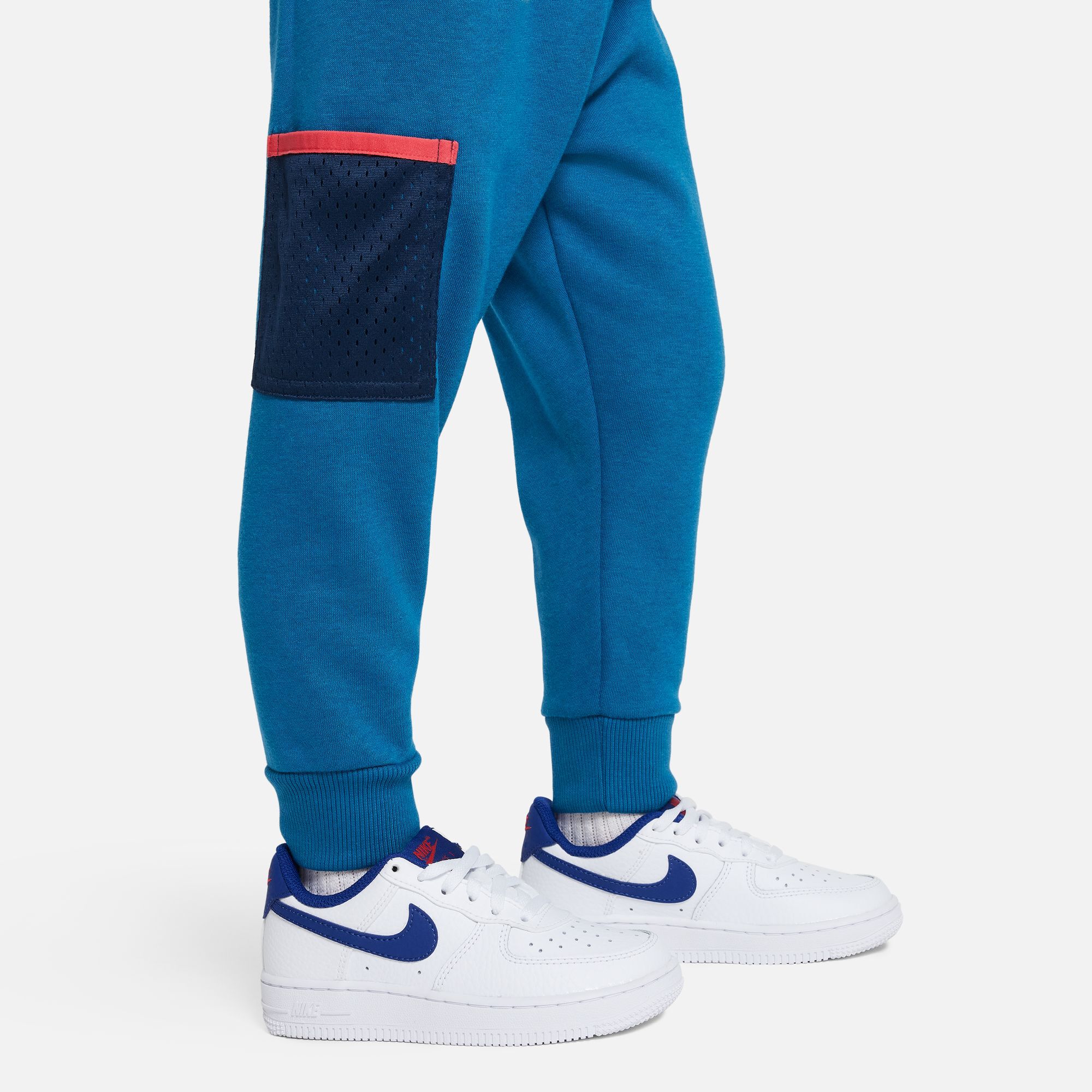 طقم بنطال نايكي سبورتسوير تريند تريكير فرينش تيري image number 3