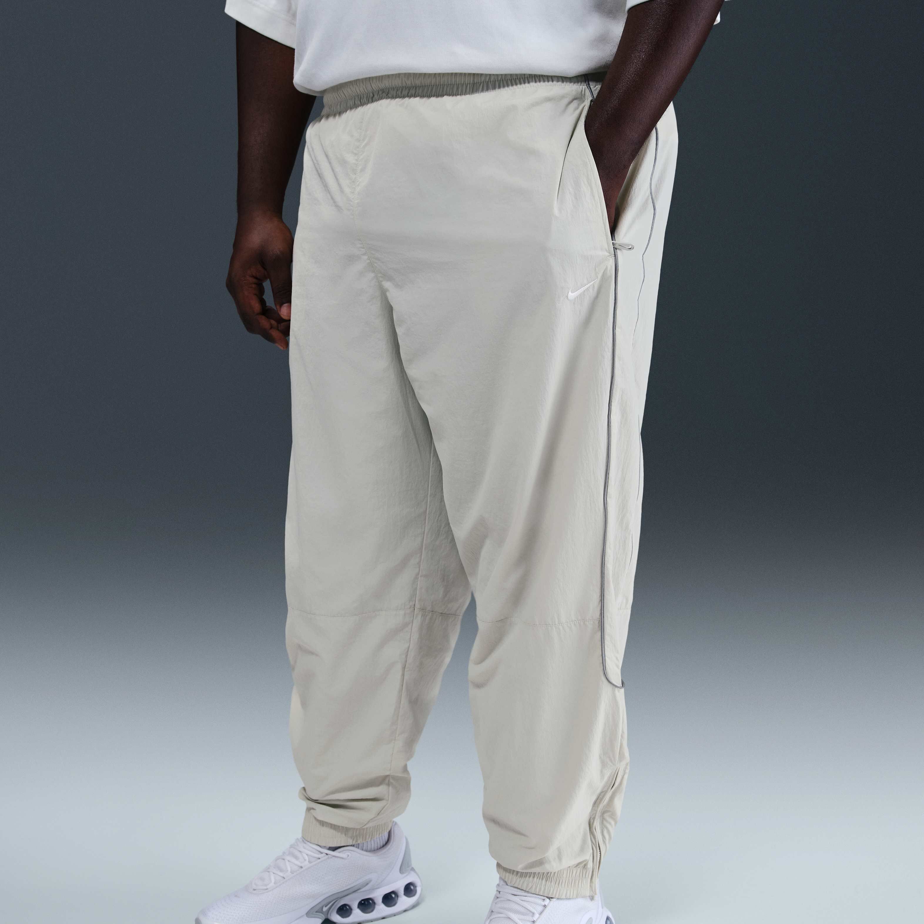 Nike Solo Swoosh image number 11