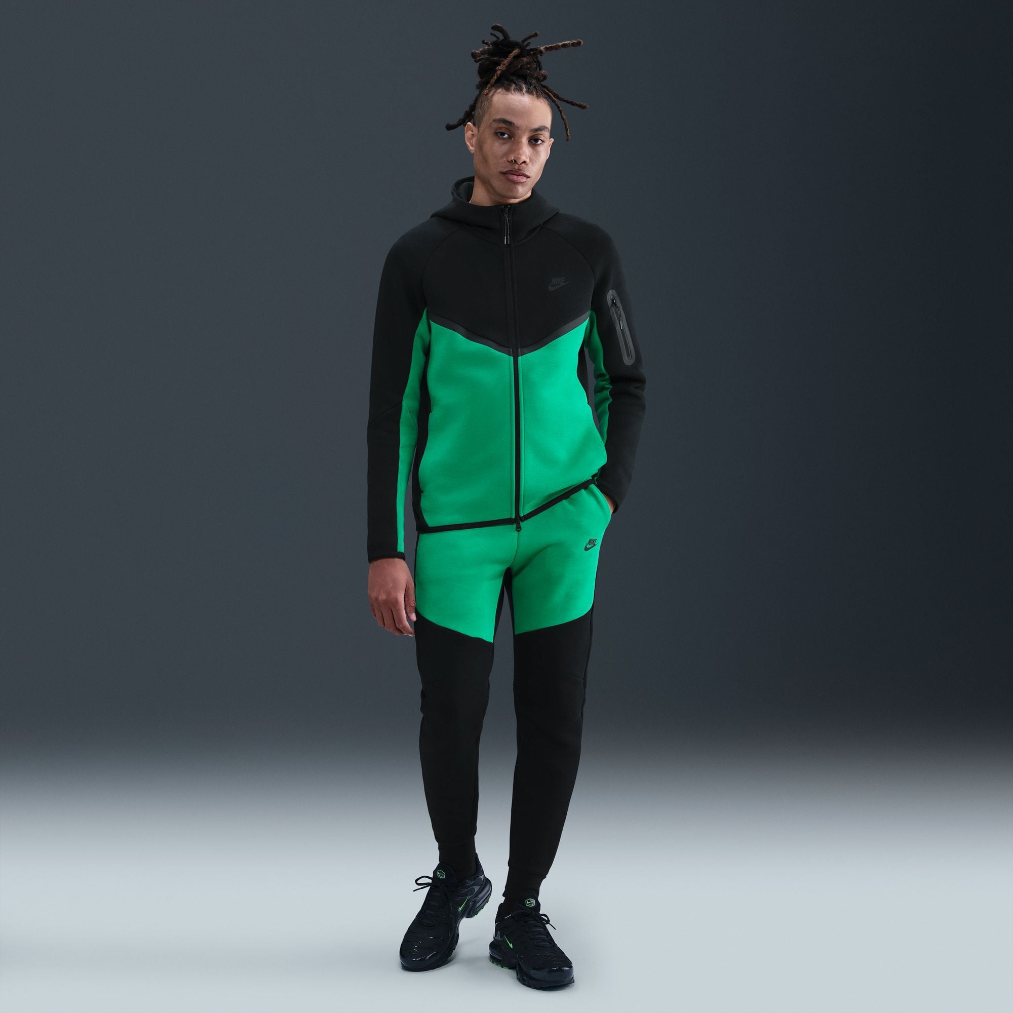 Nike Tech image number 0