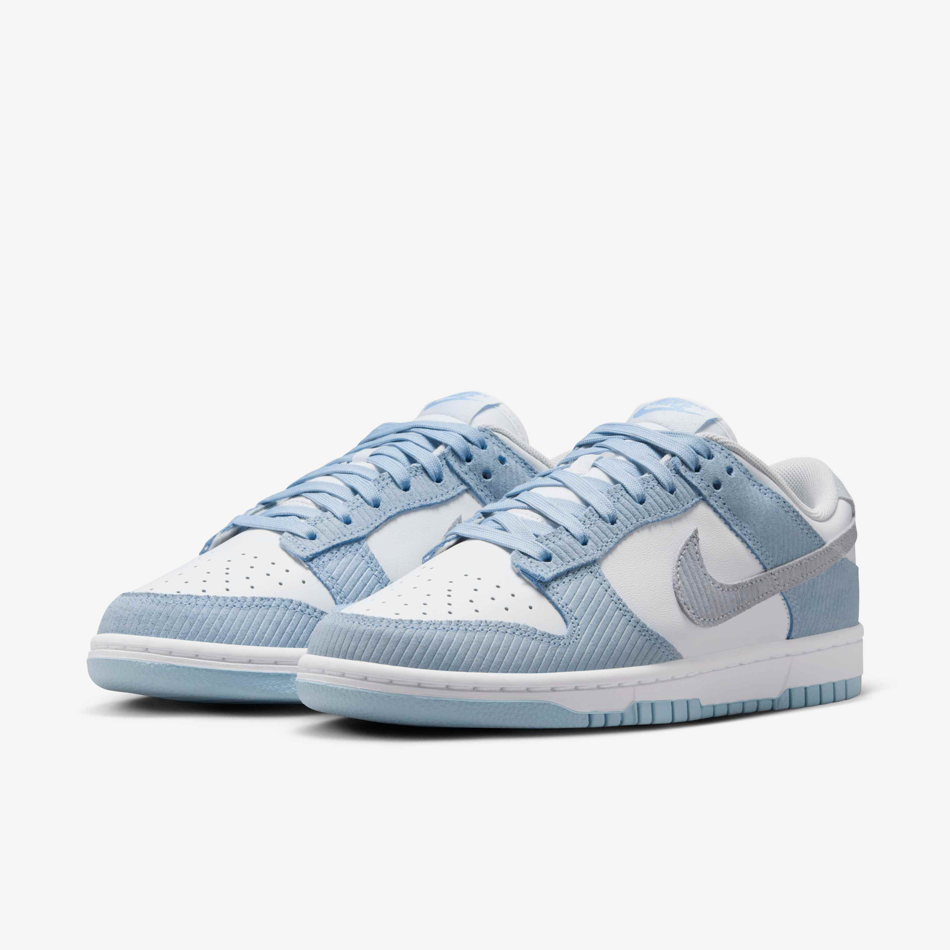 Nike Dunk Low image number 4