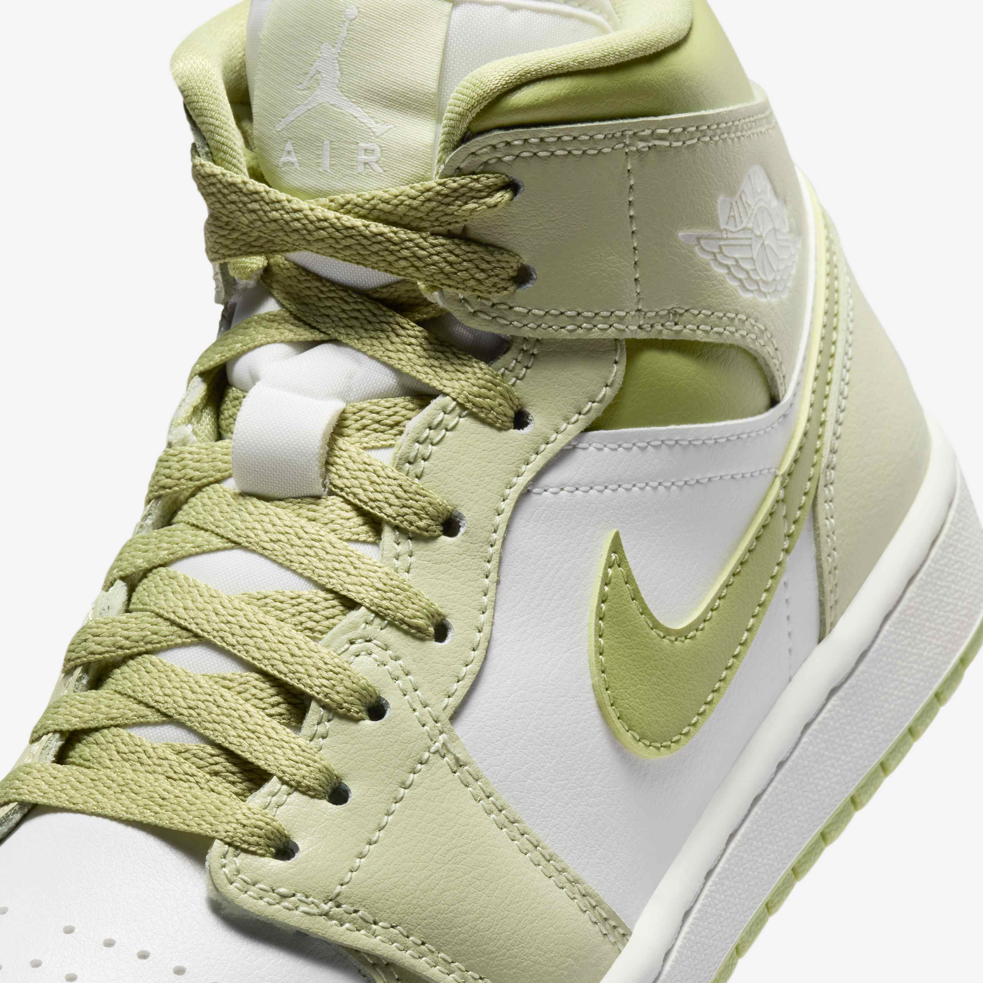 Air Jordan 1 Mid image number 6