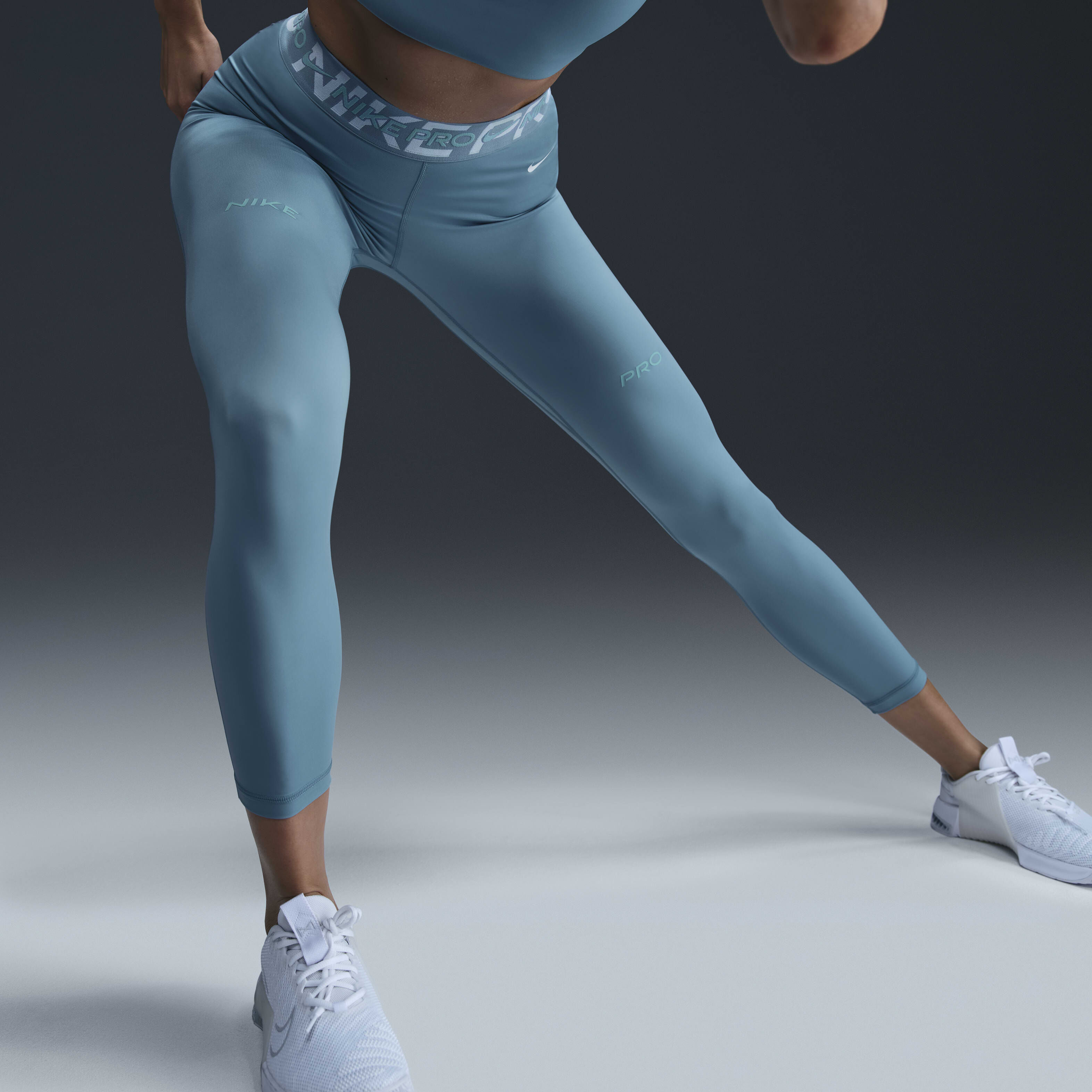Nike Pro image number 1
