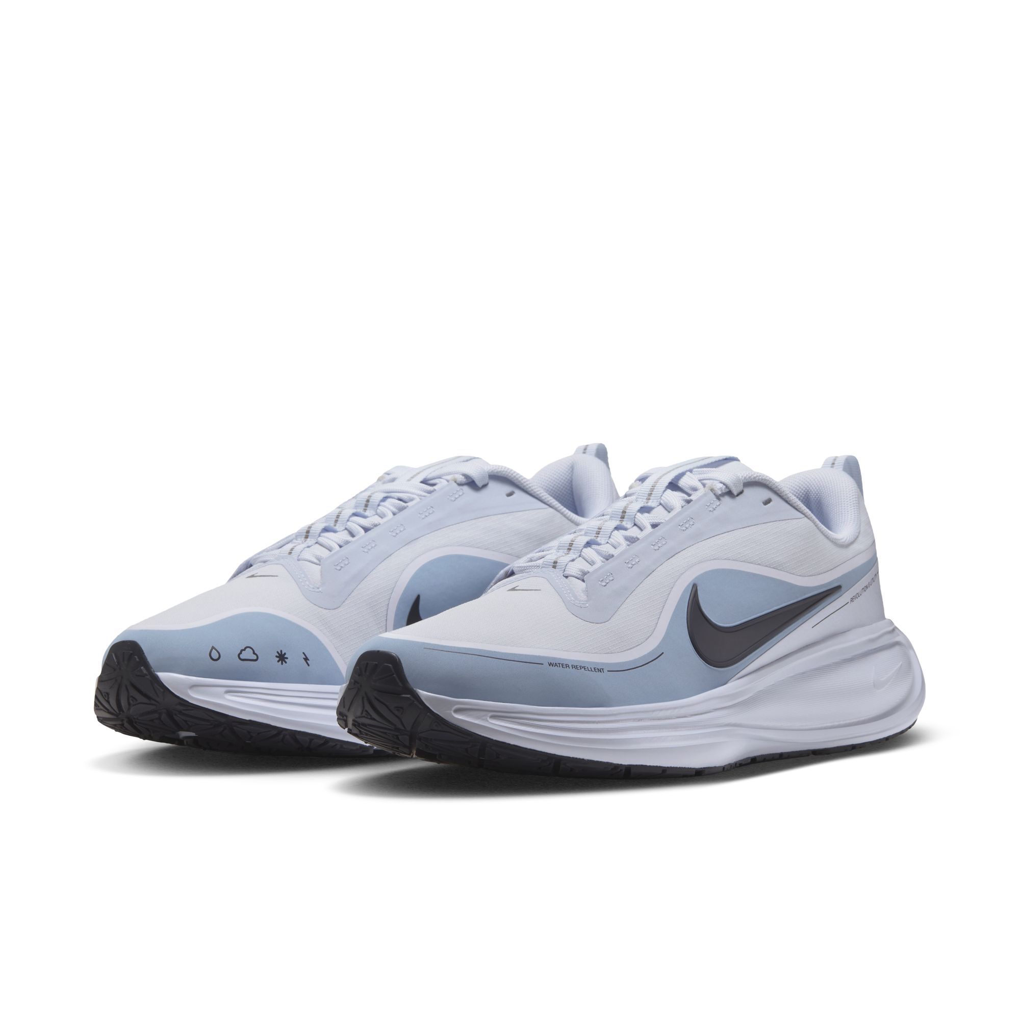 Nike Revolution 8 Utility image number 2