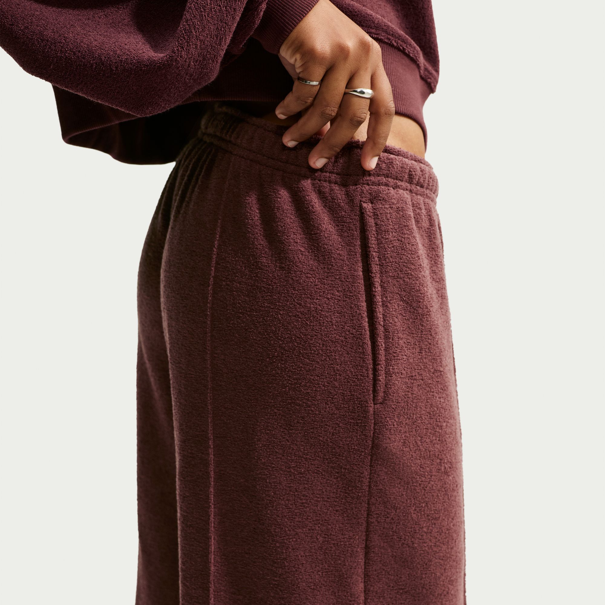 Nike Studio Fleece Medium-Weight Plush image number 3