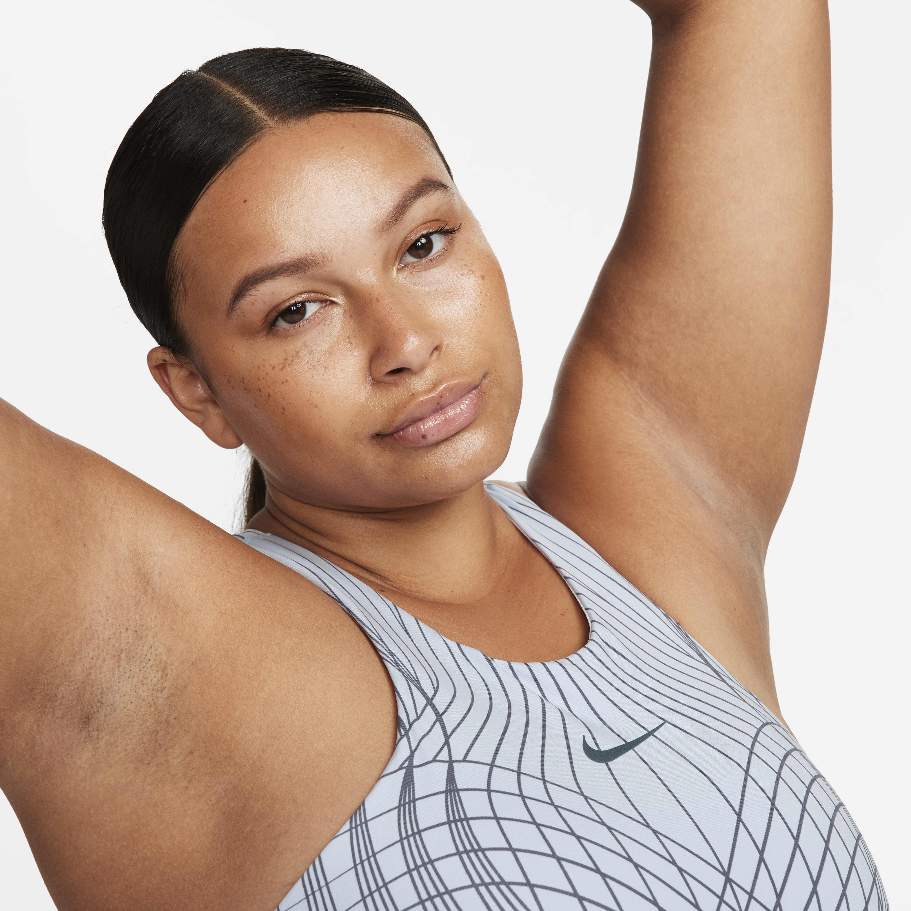 نايكي سووش فينكس image number 4