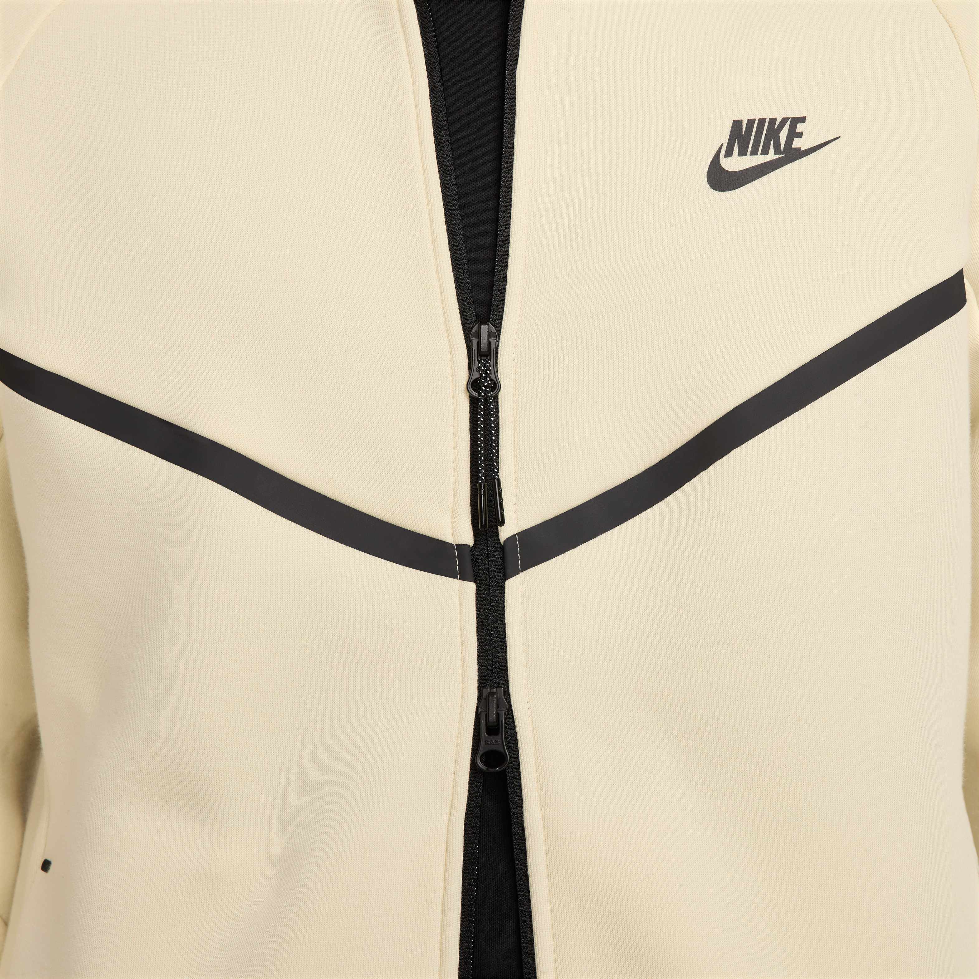 Nike Tech image number 4