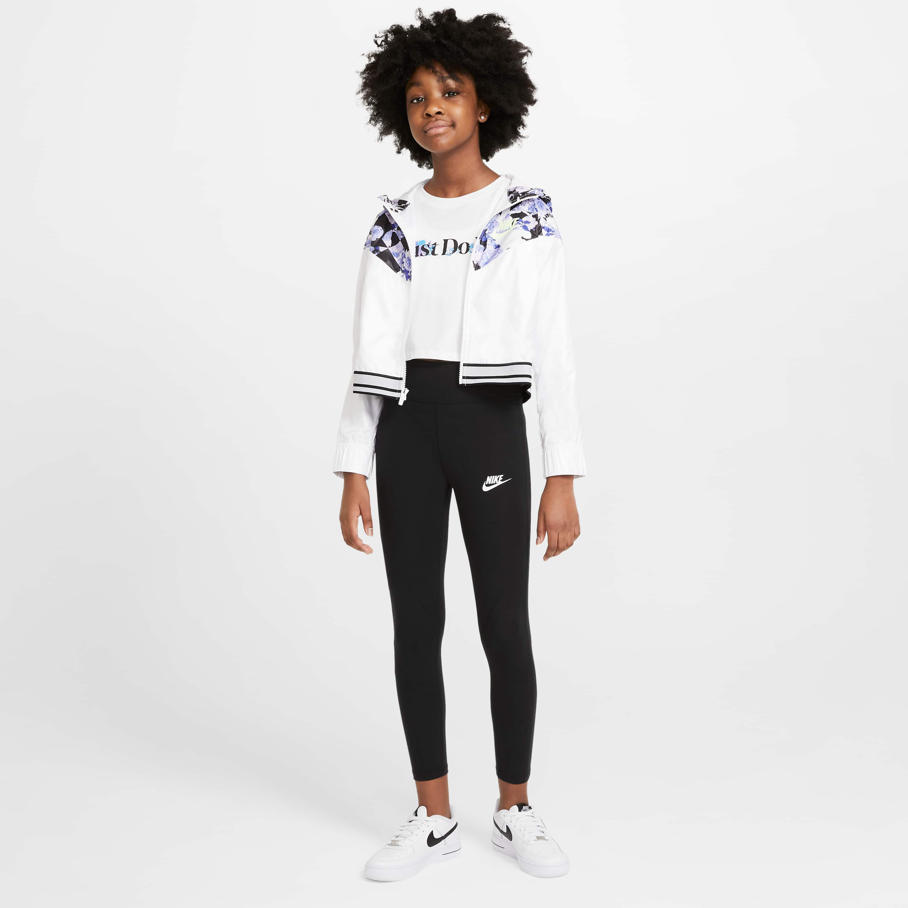 نايكي سبورتسوير فيفوريتس image number 4