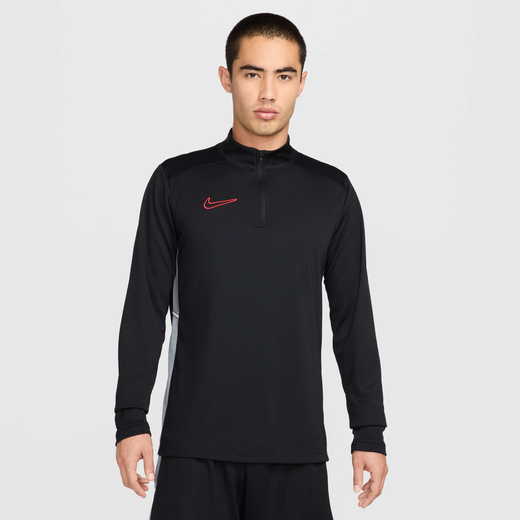 نايكي أكاديمي