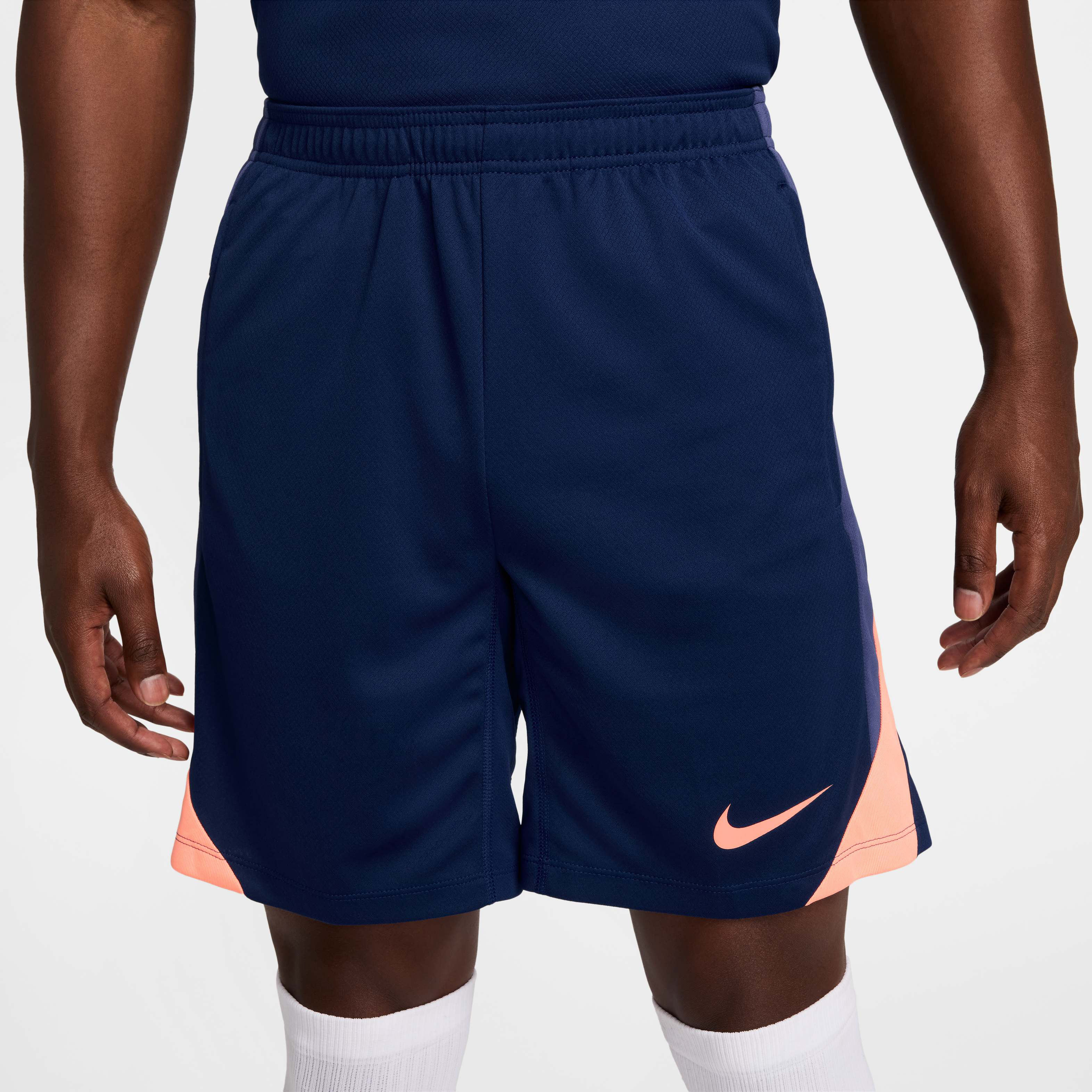 Nike Strike image number 1