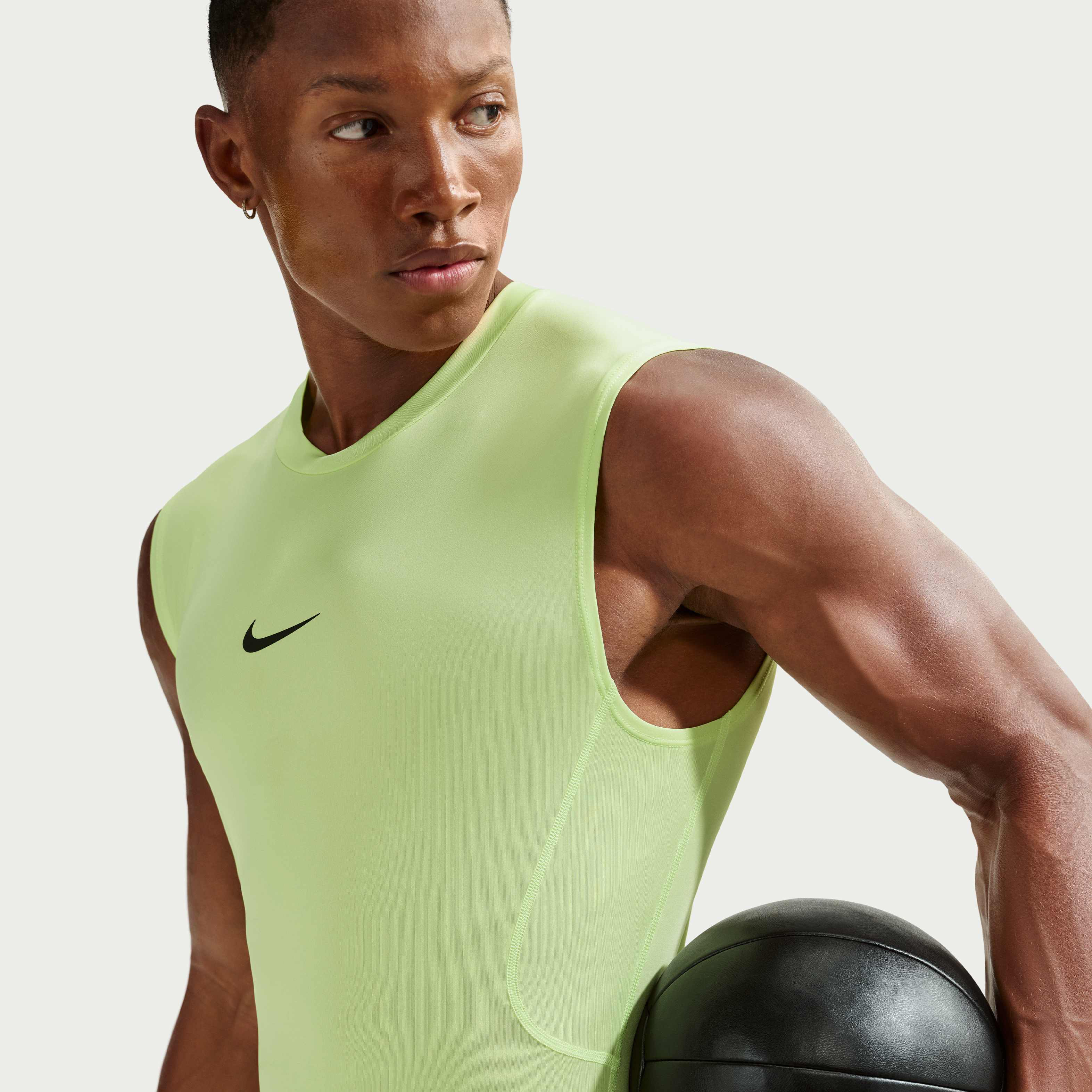 Nike Pro image number 2