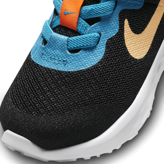 Nike Revolution 6 SE