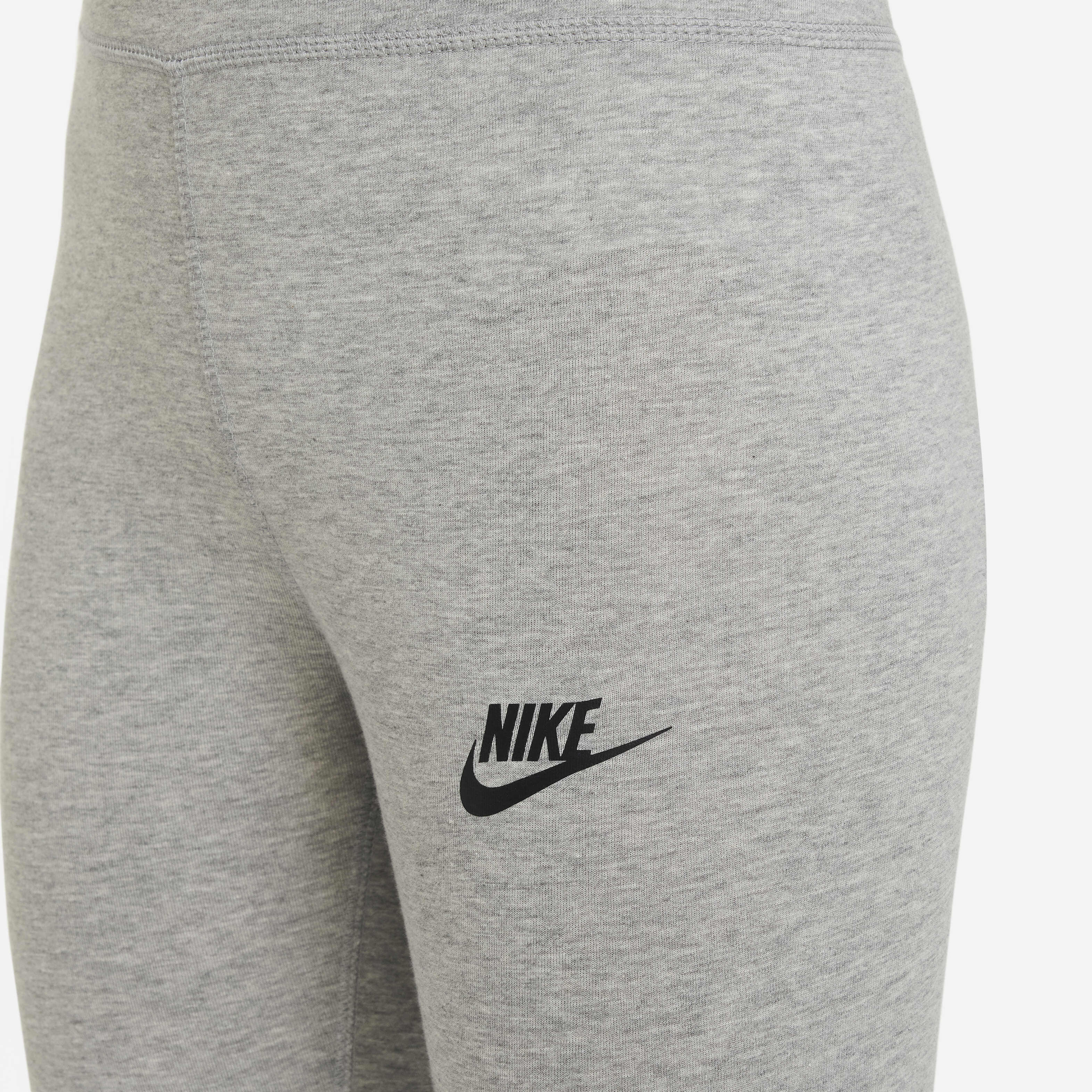 Nike Sportswear Favourites image number 2
