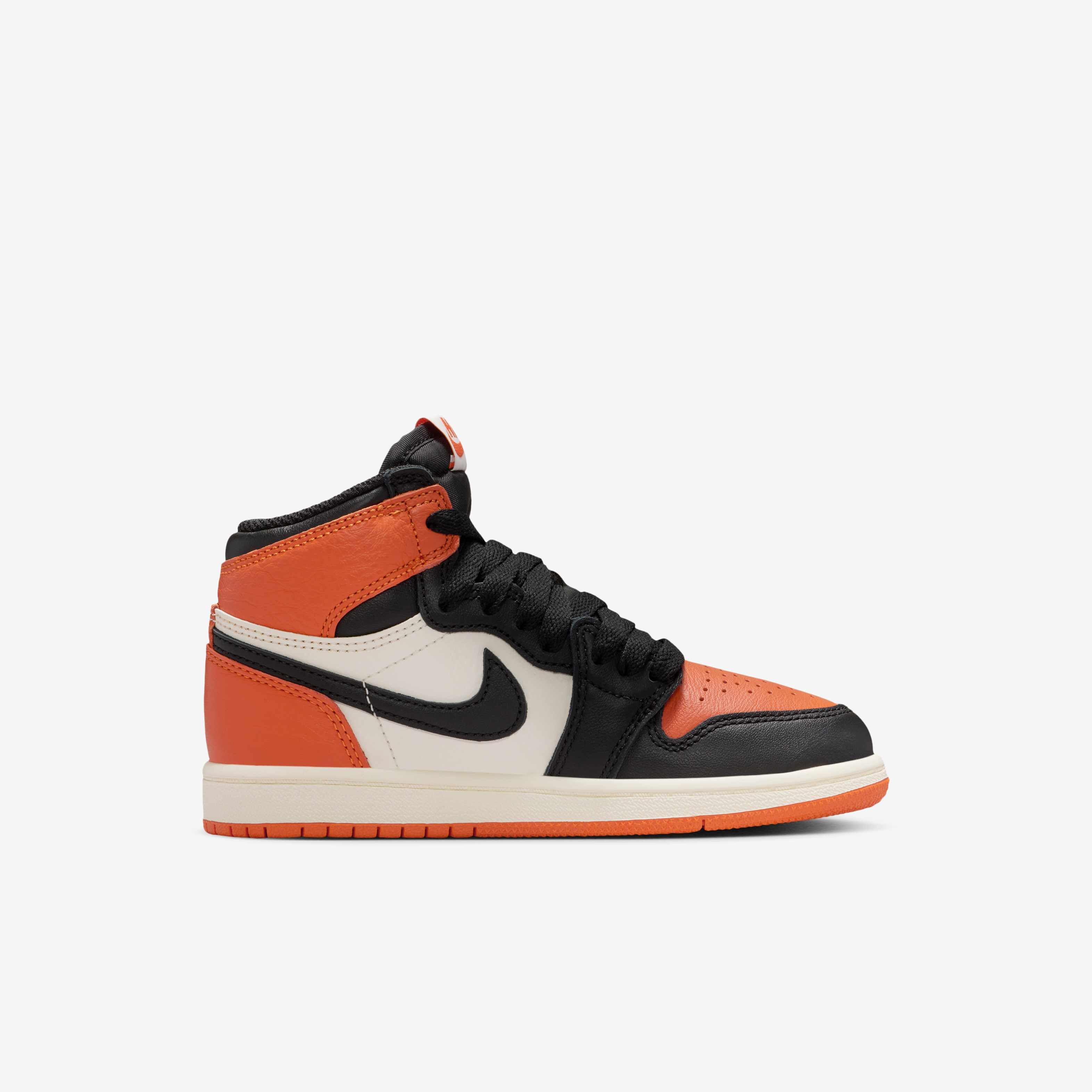 Jordan 1 Retro High OG 'Black & White' image number 2