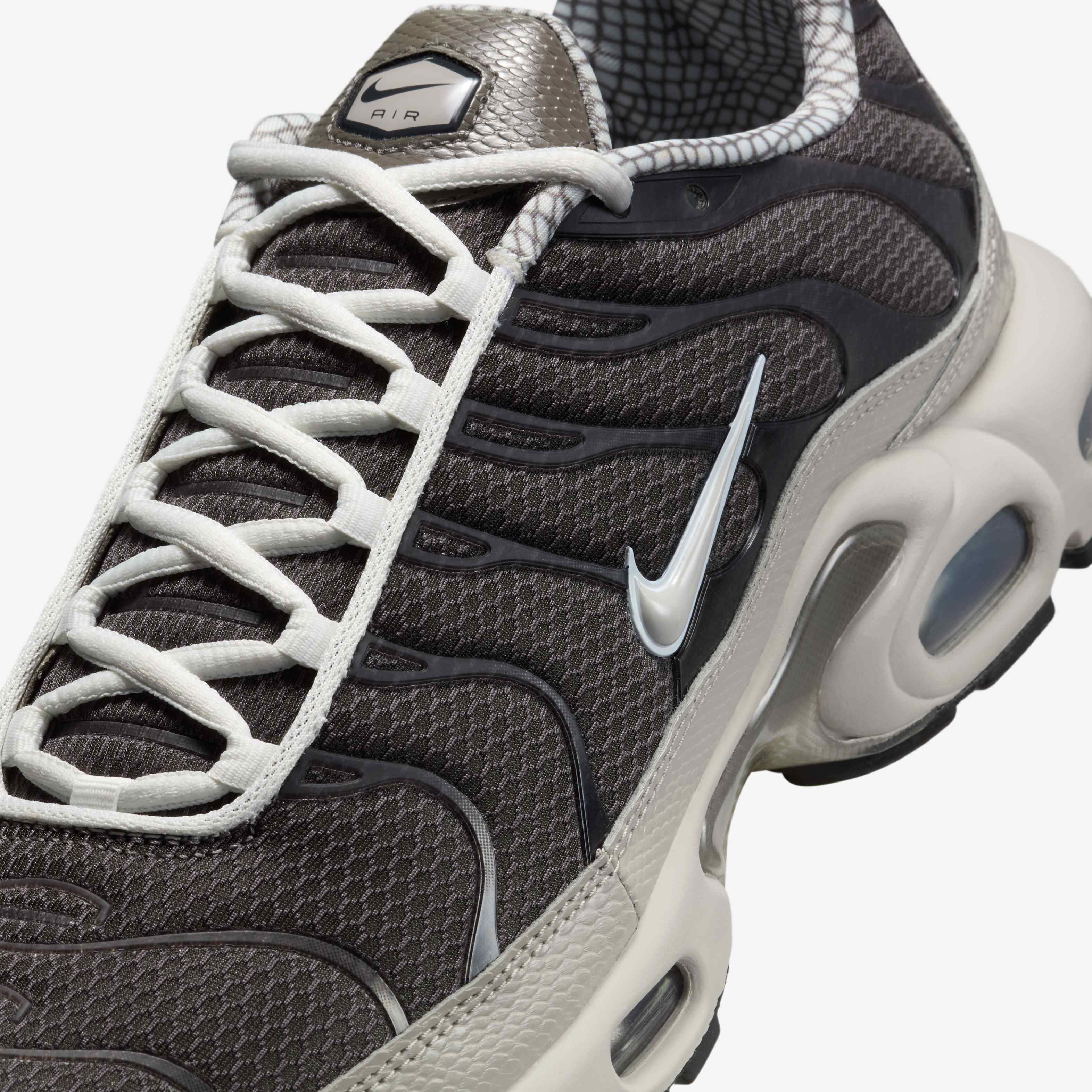 Nike Air Max Plus image number 6