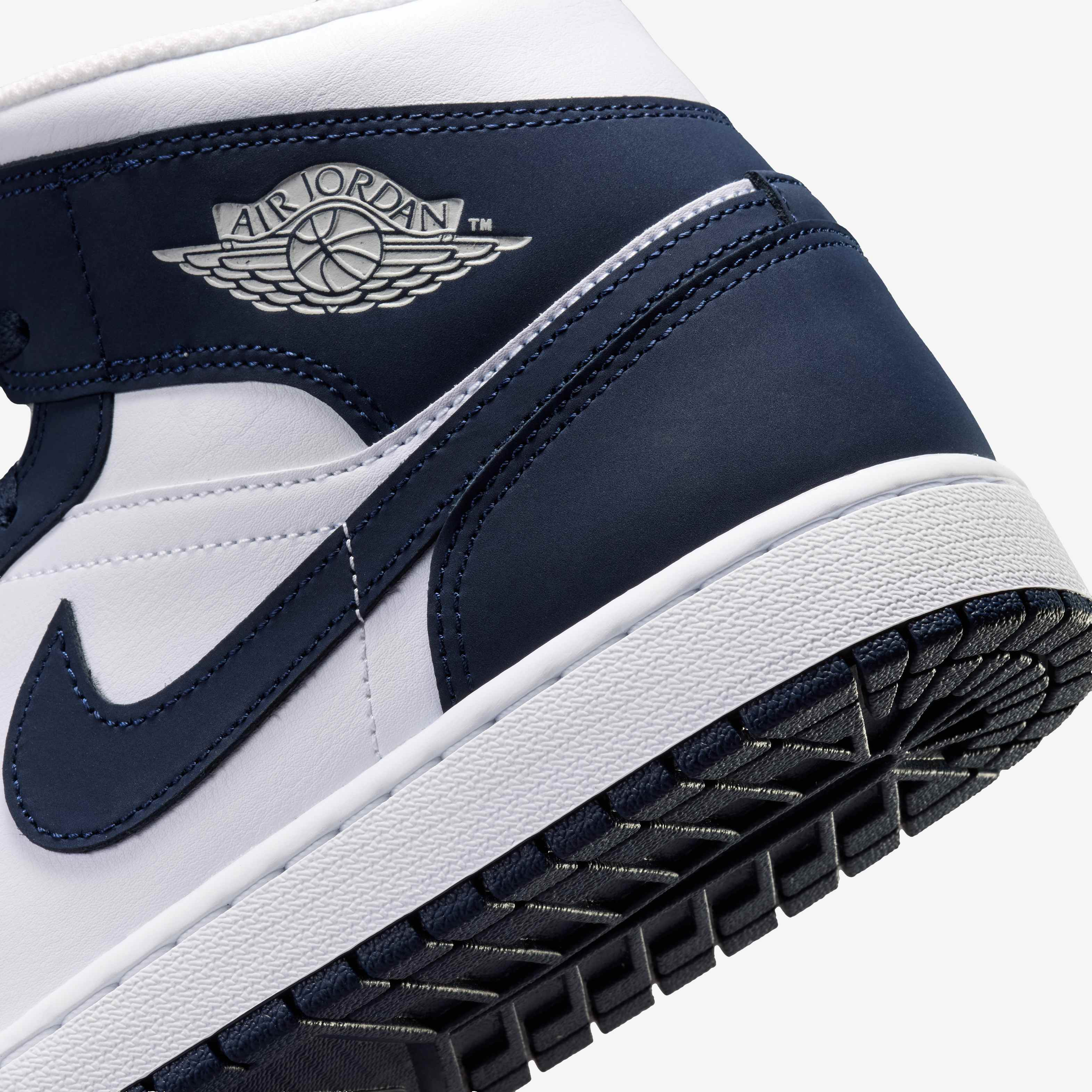 Air Jordan 1 Mid image number 7