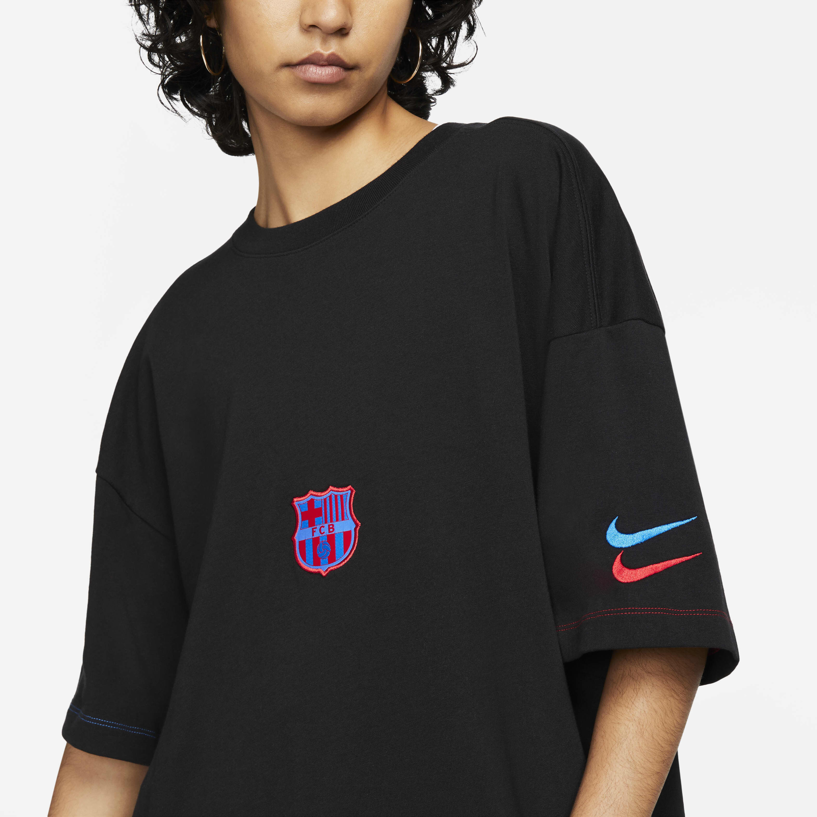 برشلونة ايسنشالز image number 2