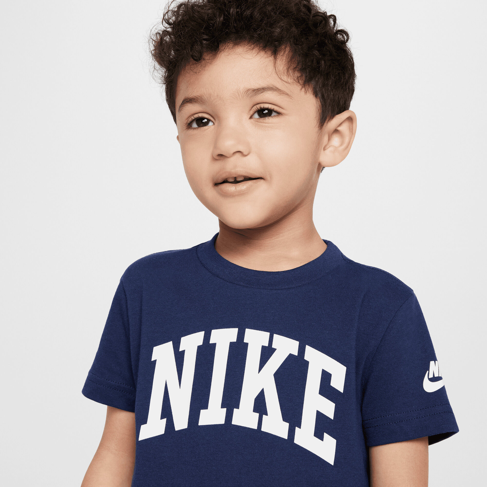 نايكي كلوب image number 2