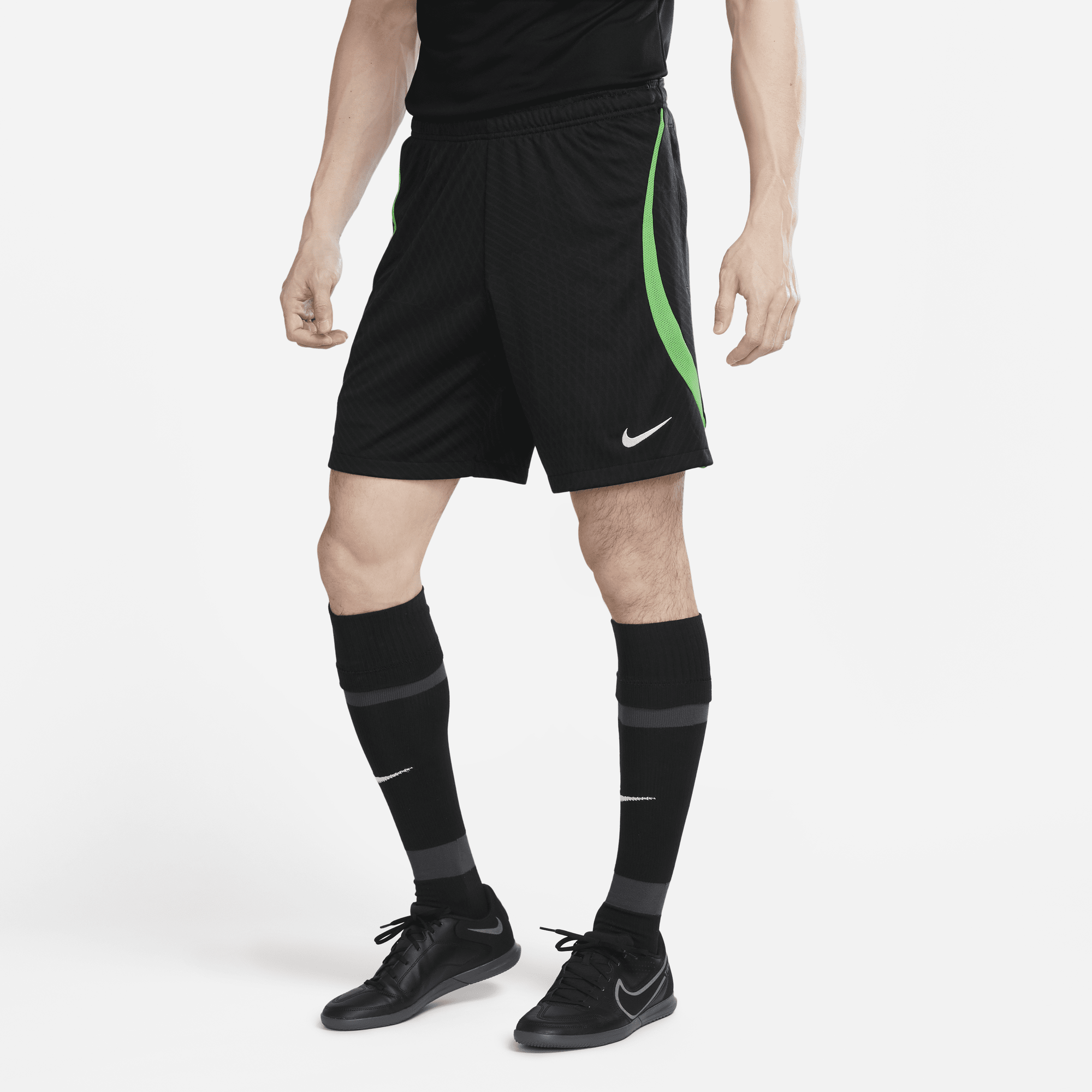 Black nike sales shorts football