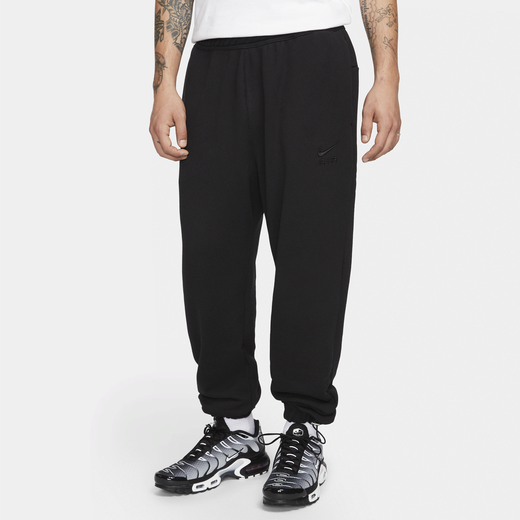Nike club french terry cuffed joggers in black outlet