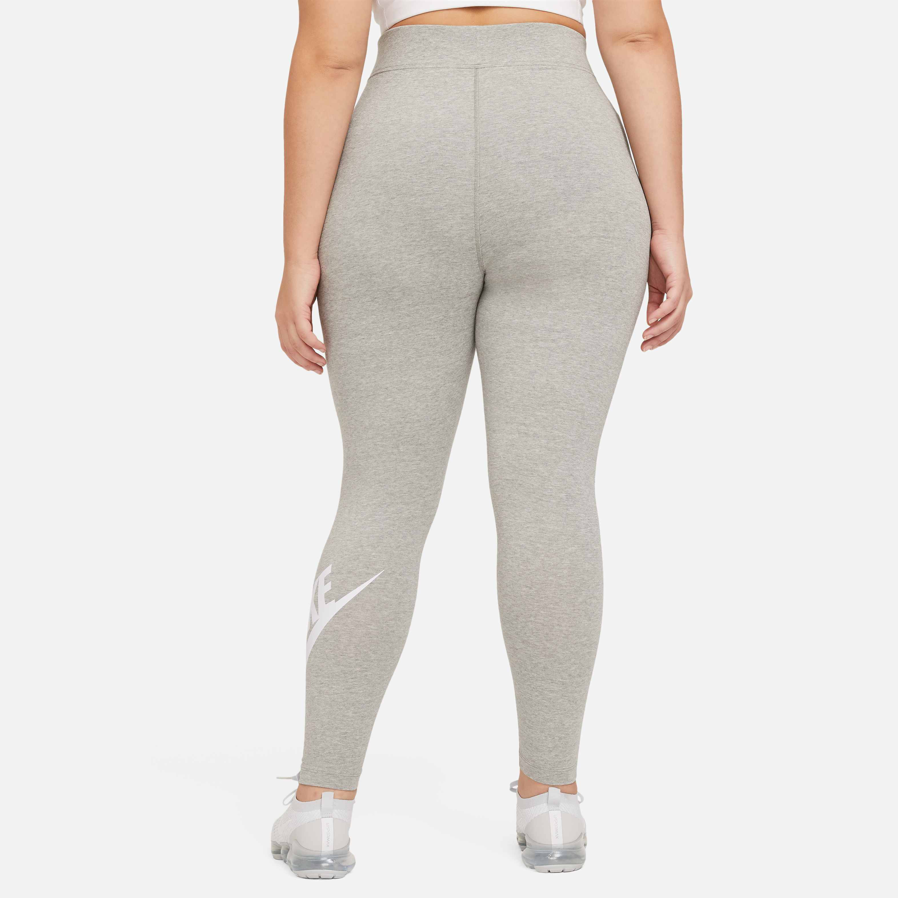 نايكي سبورتسوير ايسنشال image number 1