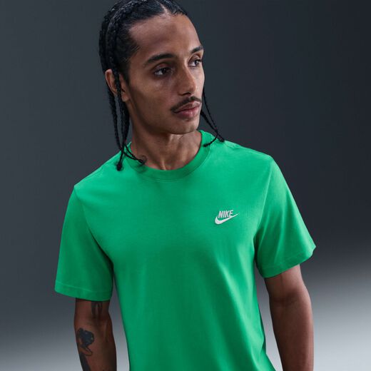 Nike Sportswear Club