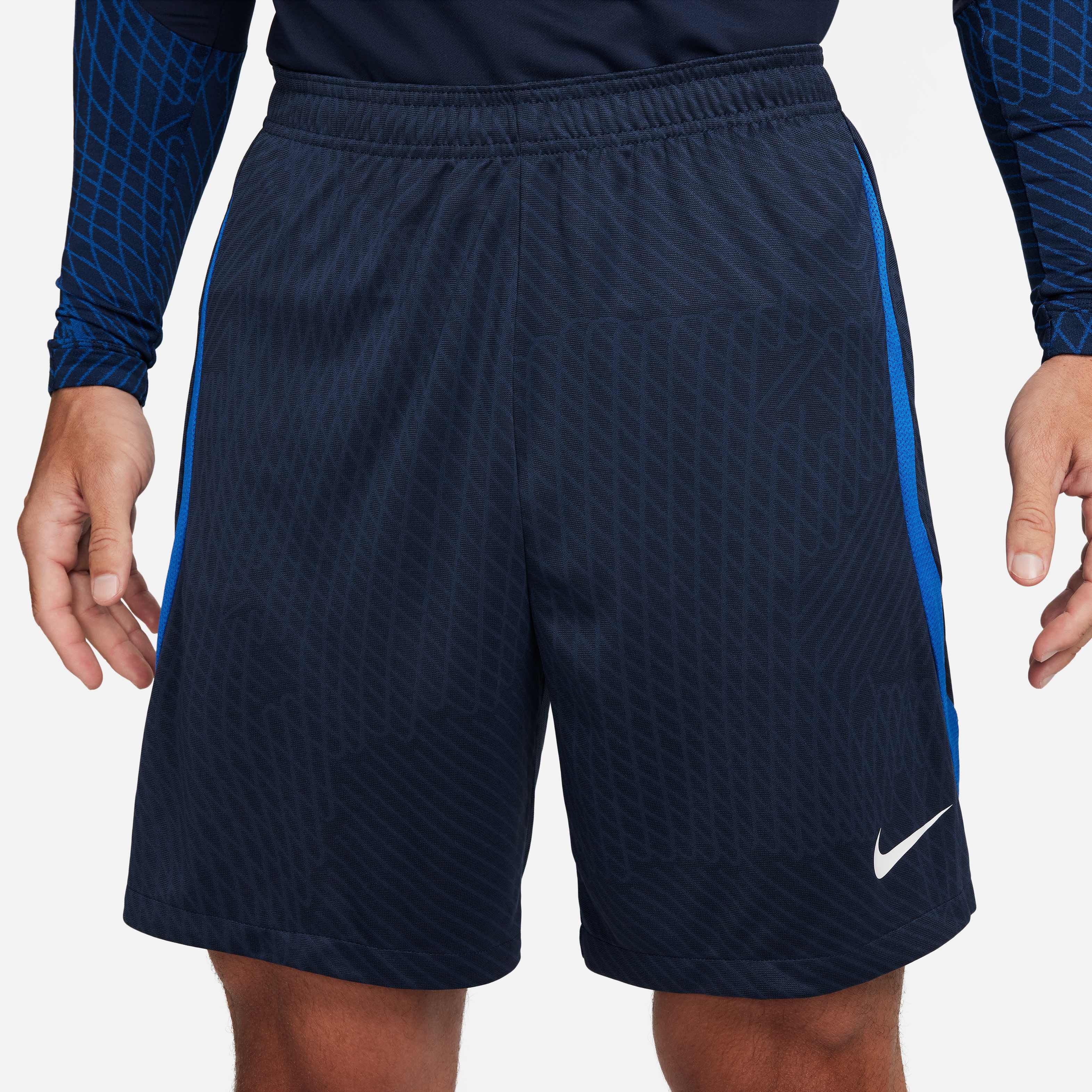 Nike Dri-FIT Strike image number 1