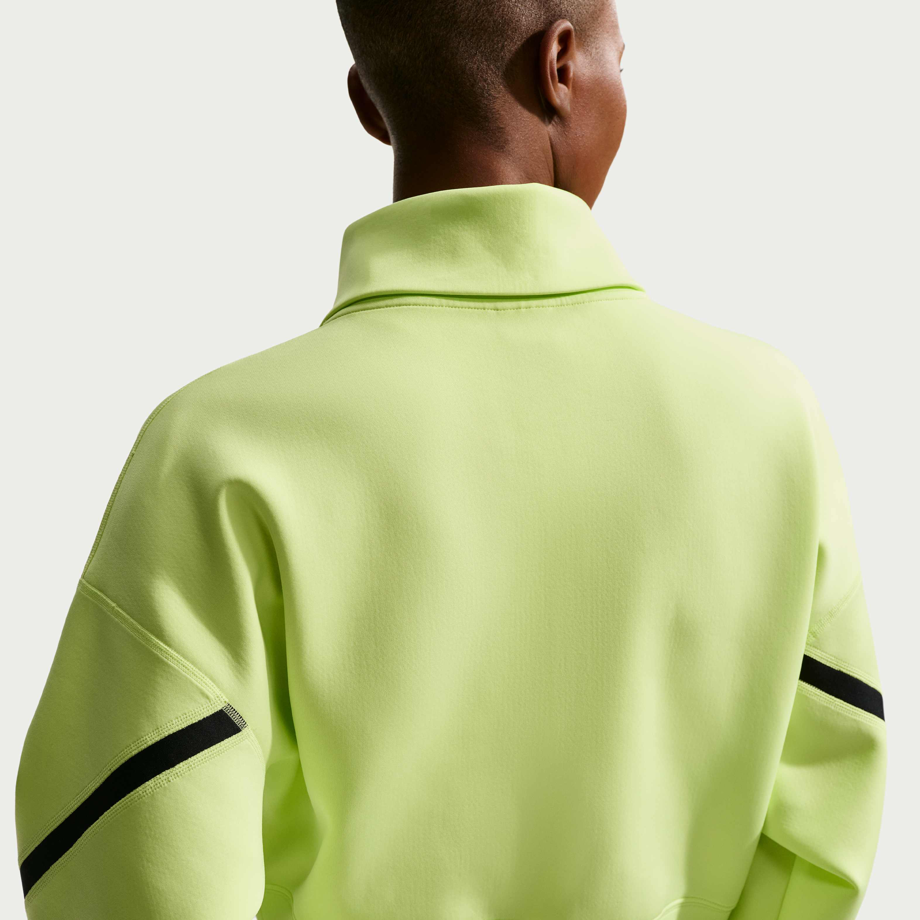 Nike Advantage image number 1