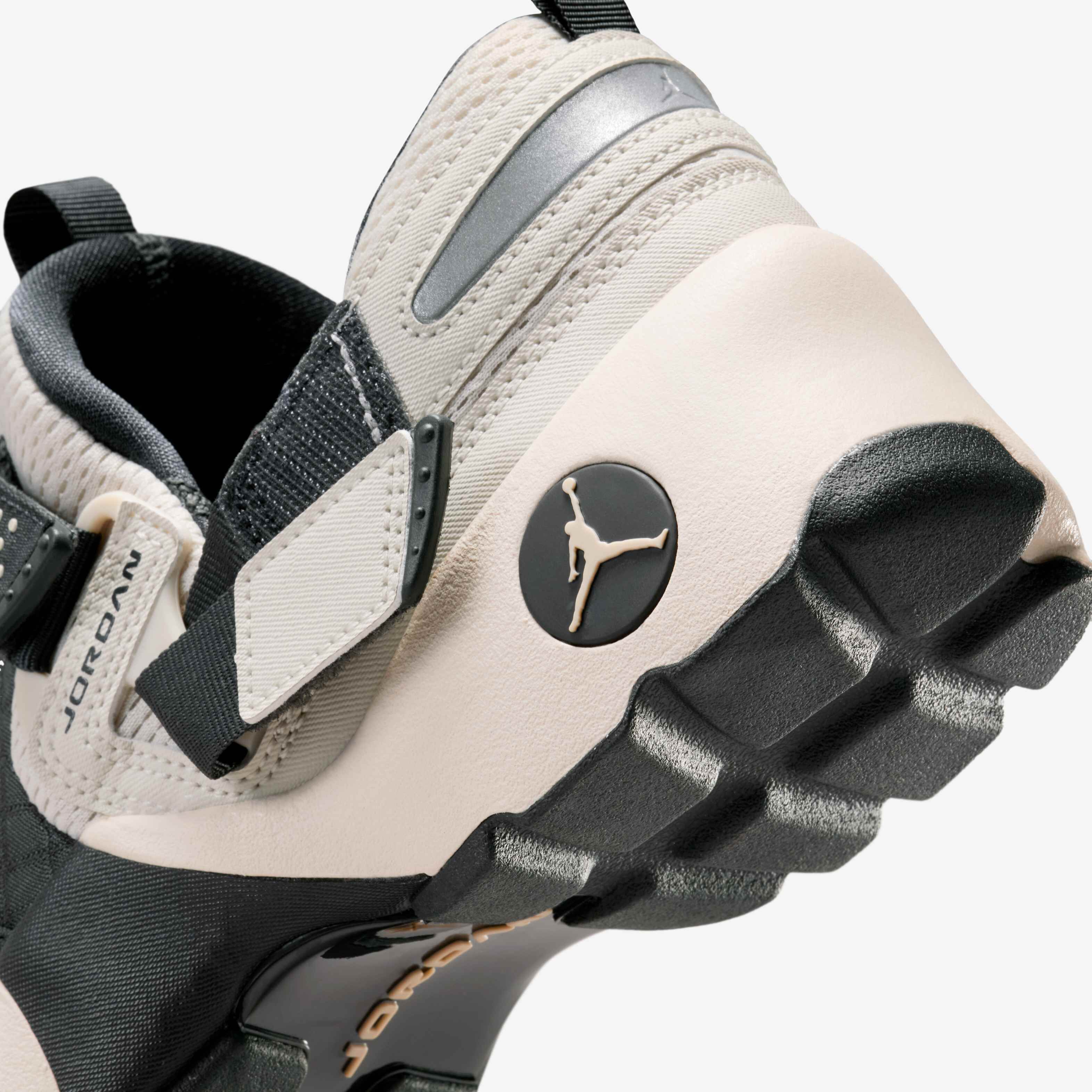 Jordan Trunner LX image number 7