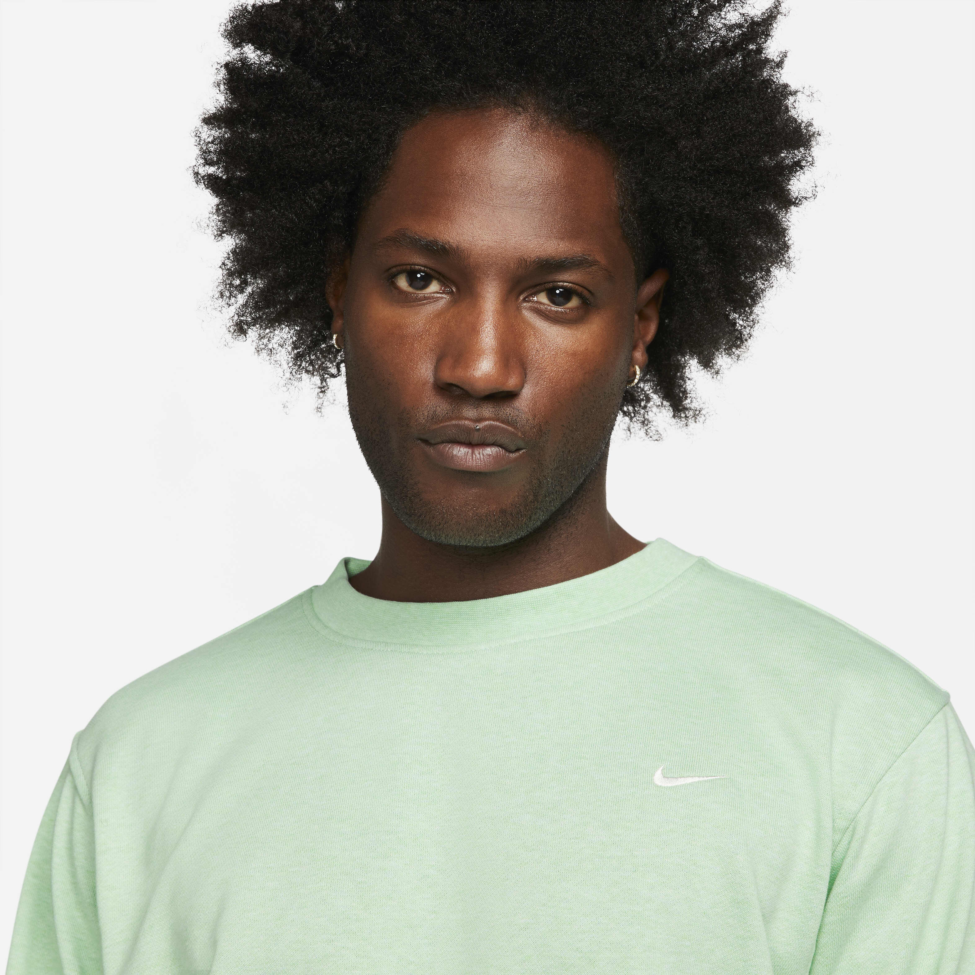 Nike Standard Issue image number 2