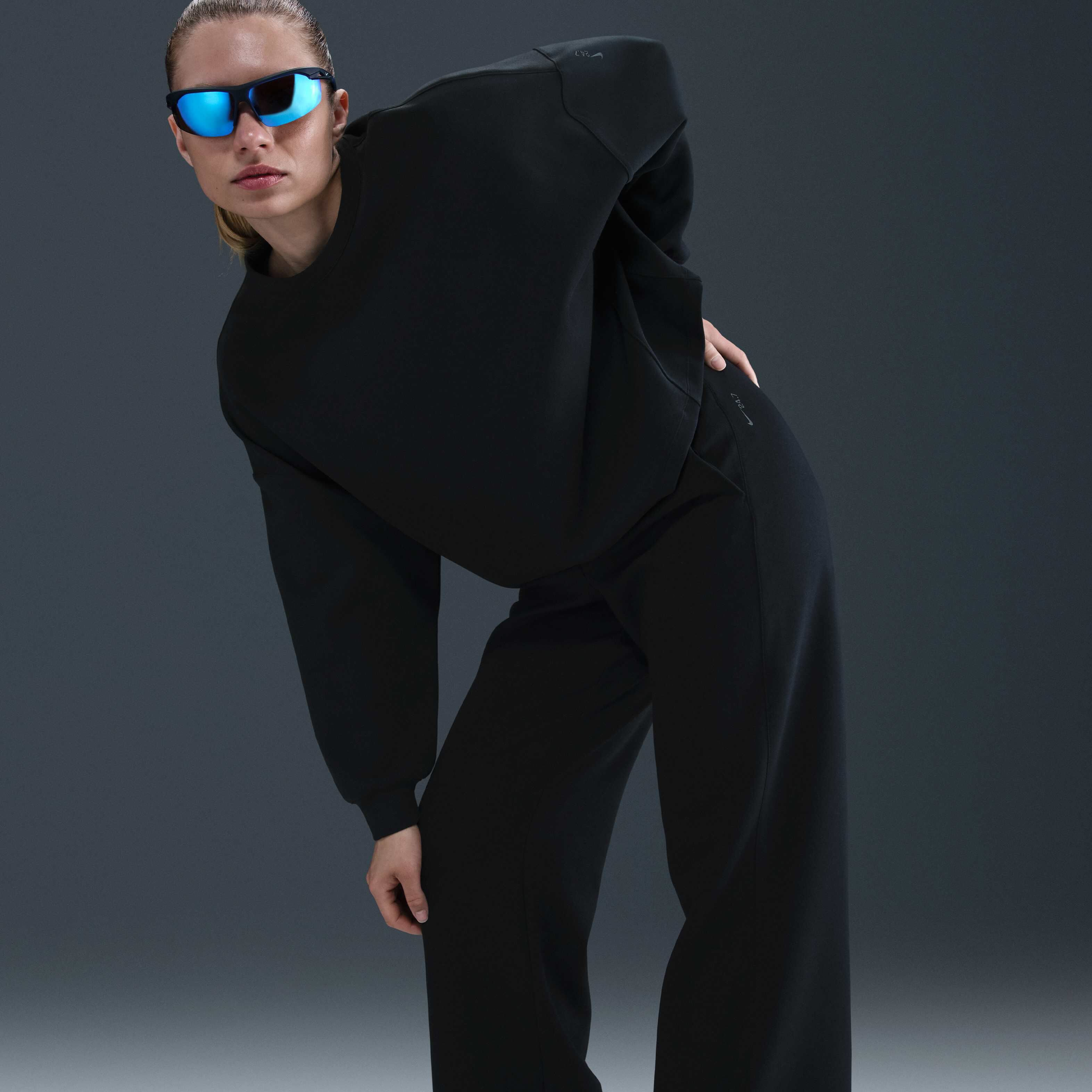 نايكي 24.7 امبوسبلي سوفت image number 4