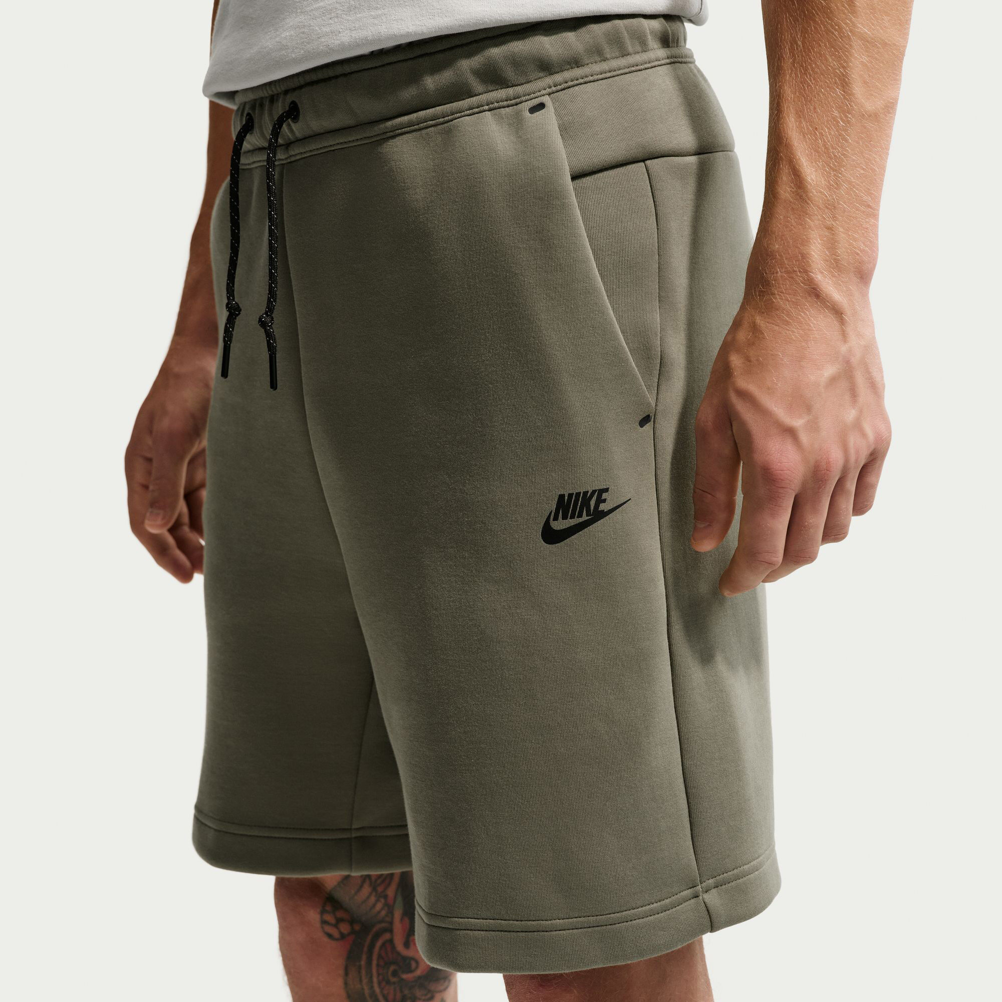 نايكي تك image number 2