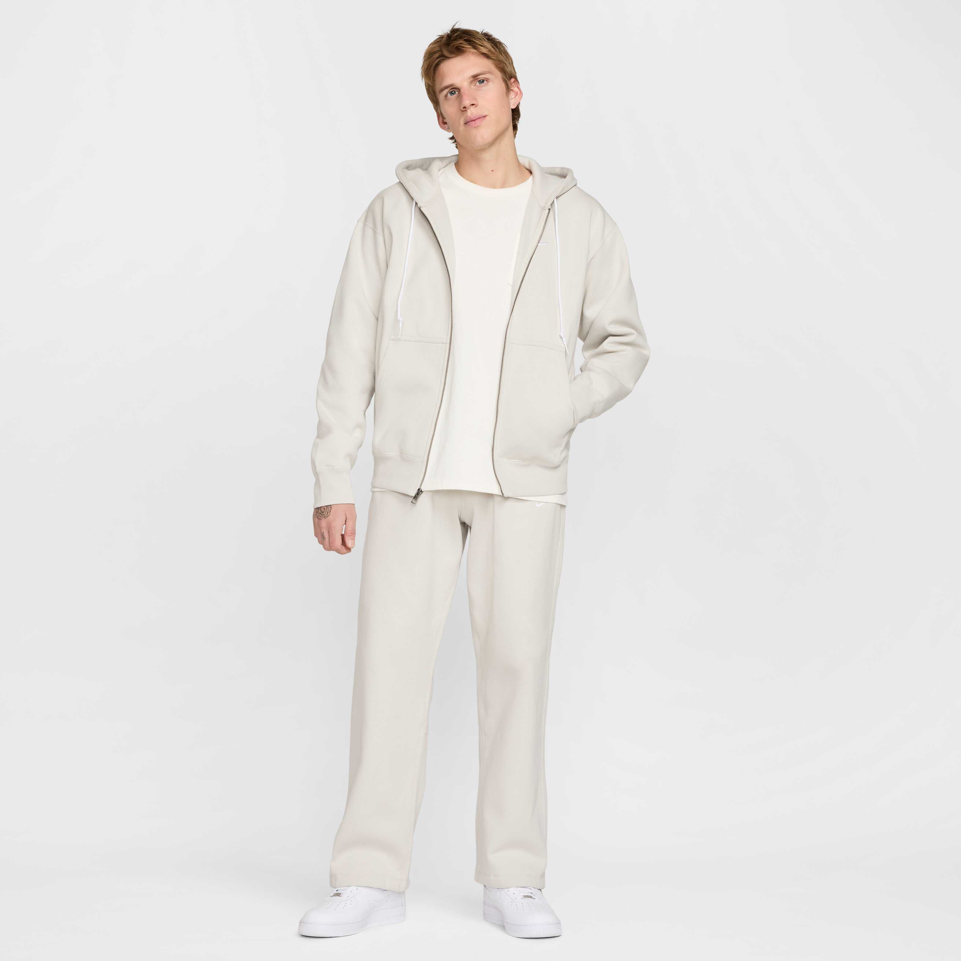 Nike Solo Swoosh image number 8