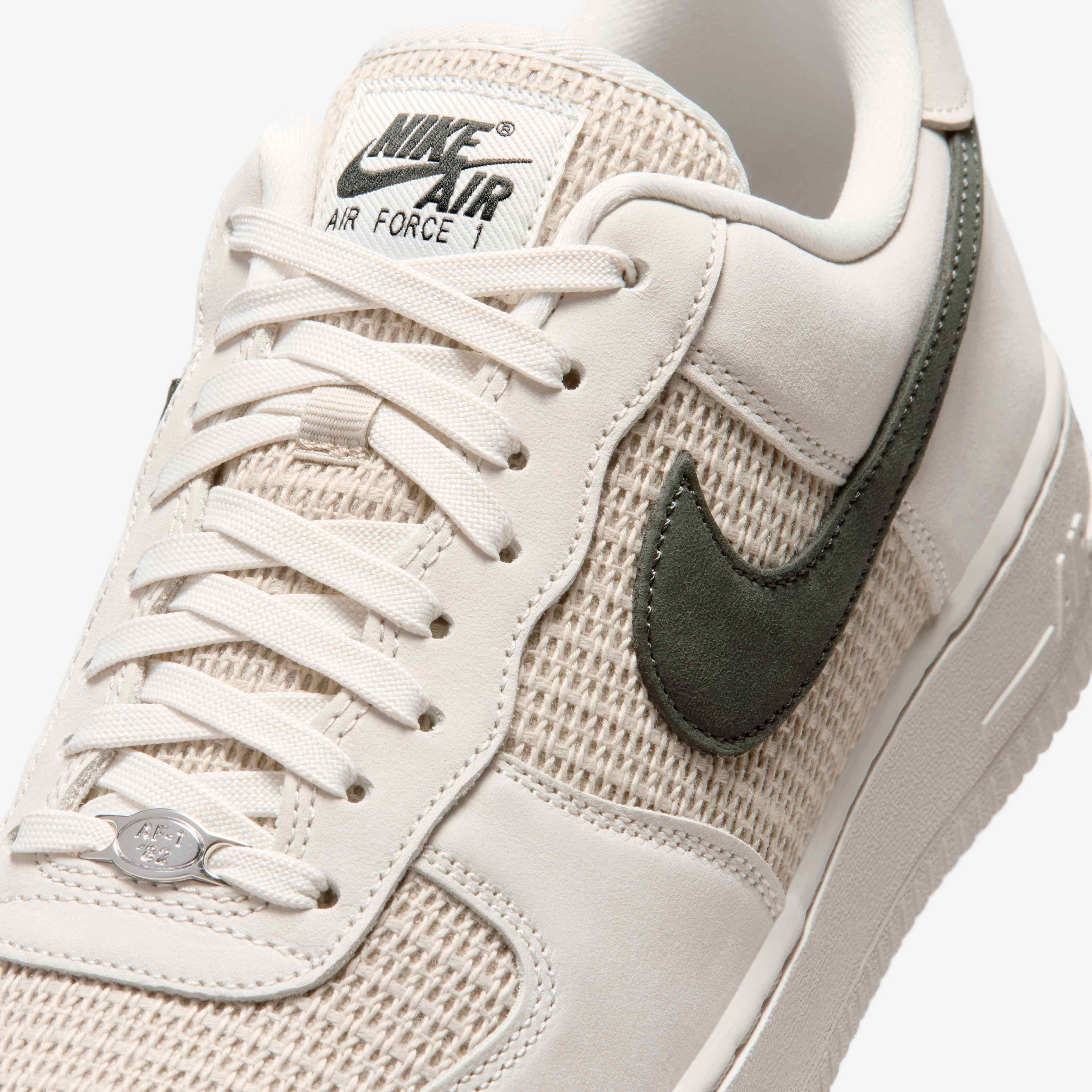Nike Air Force 1 '07 LV8 image number 6