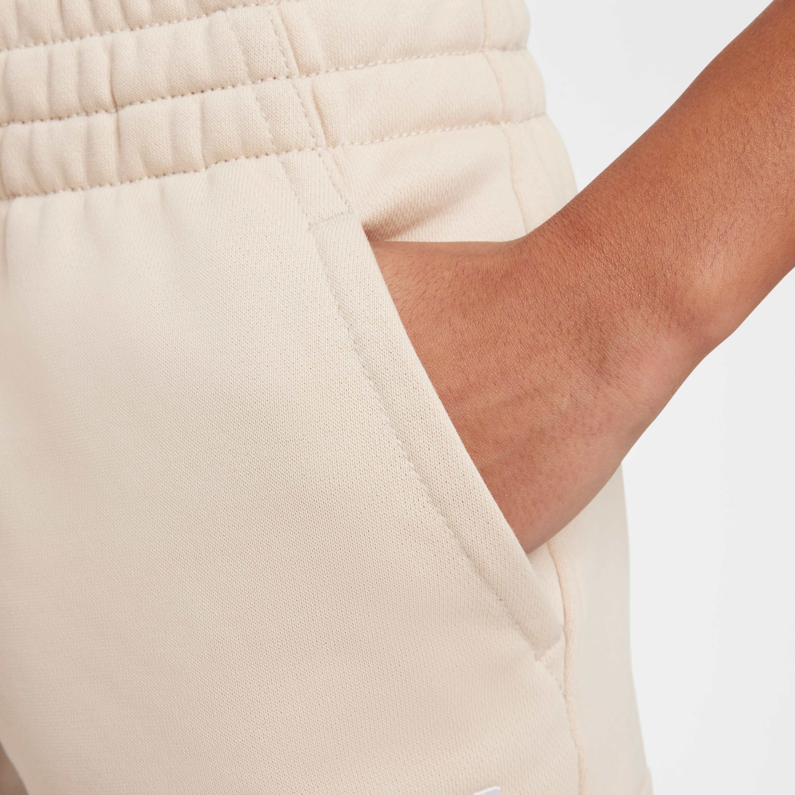 Nike Sportswear Club image number 3