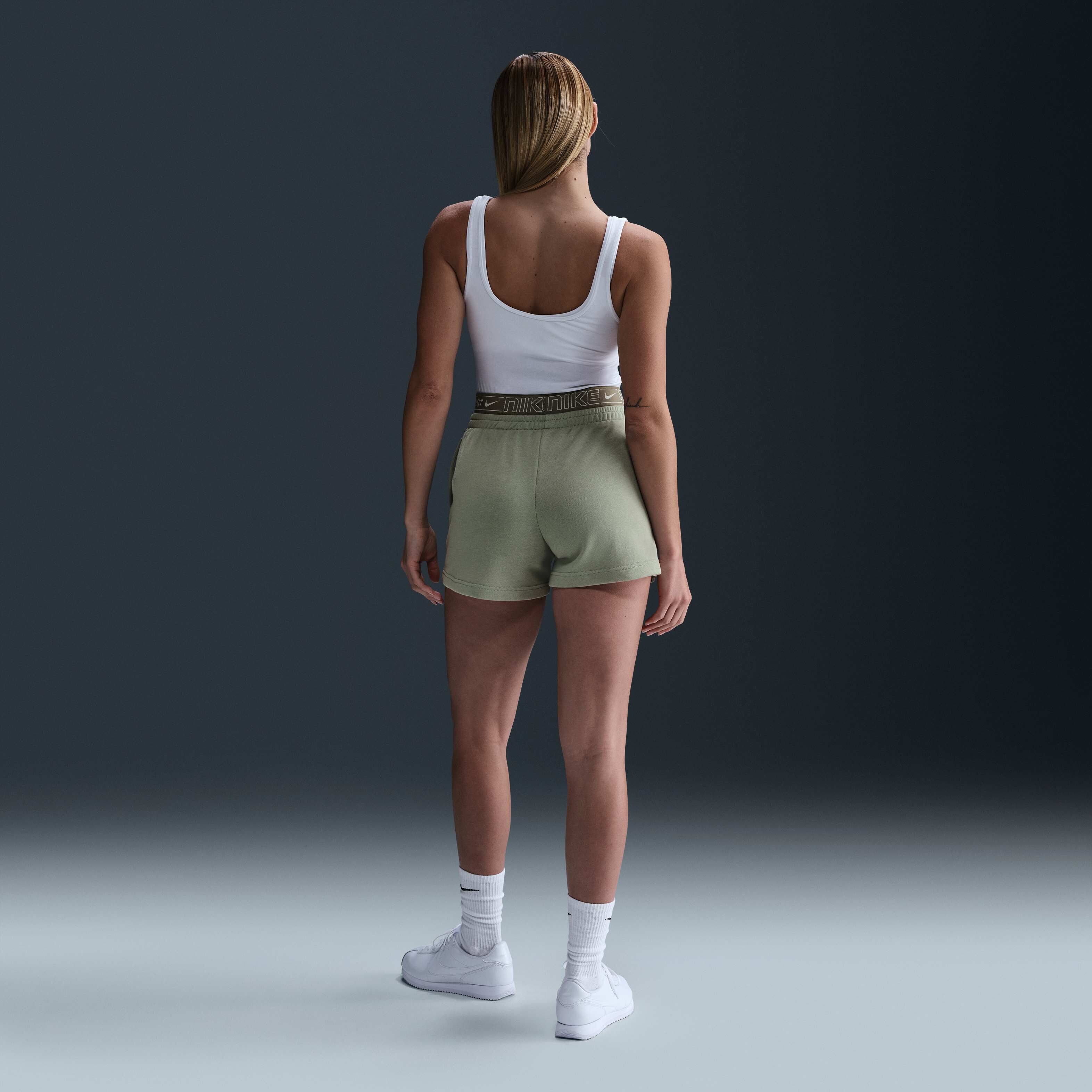 ناييك سبورتسوير تشيل تيري image number 3