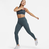 Nike Universa