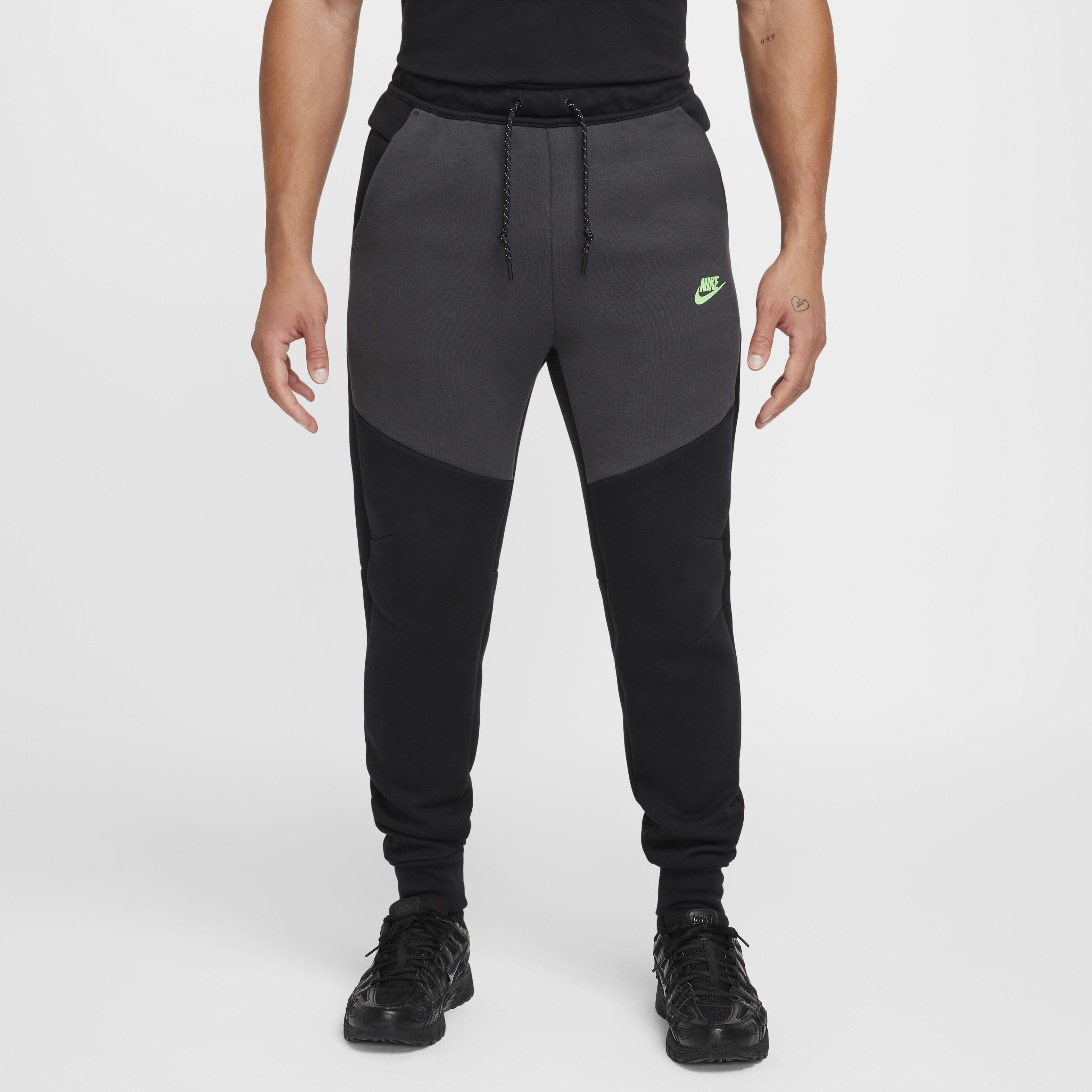 Nike joggers black and grey sale