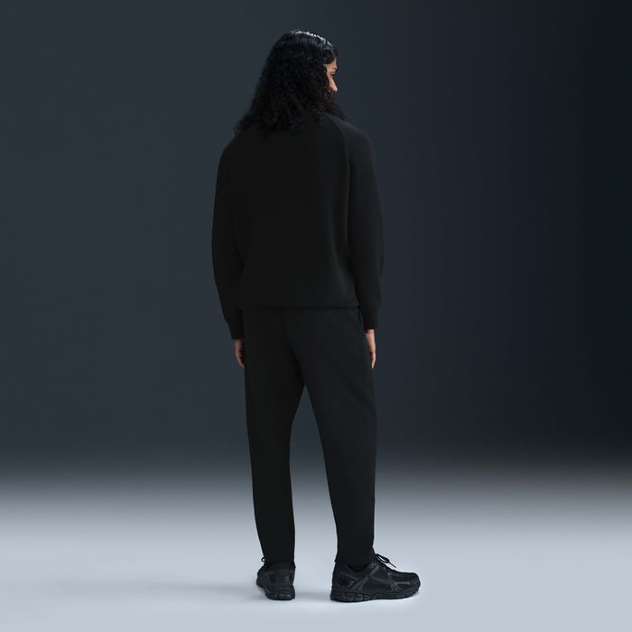 نايكي 24.7 امبوسبلي سوفت image number 3 نايكي 24.7 امبوسبلي سوفت image number 3