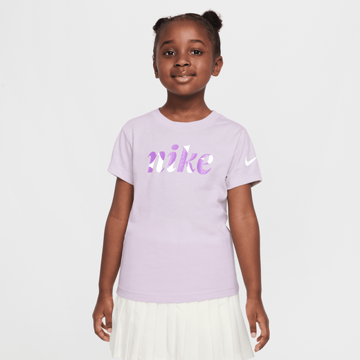 نايكي ايسنشالز نايكي ايسنشالز