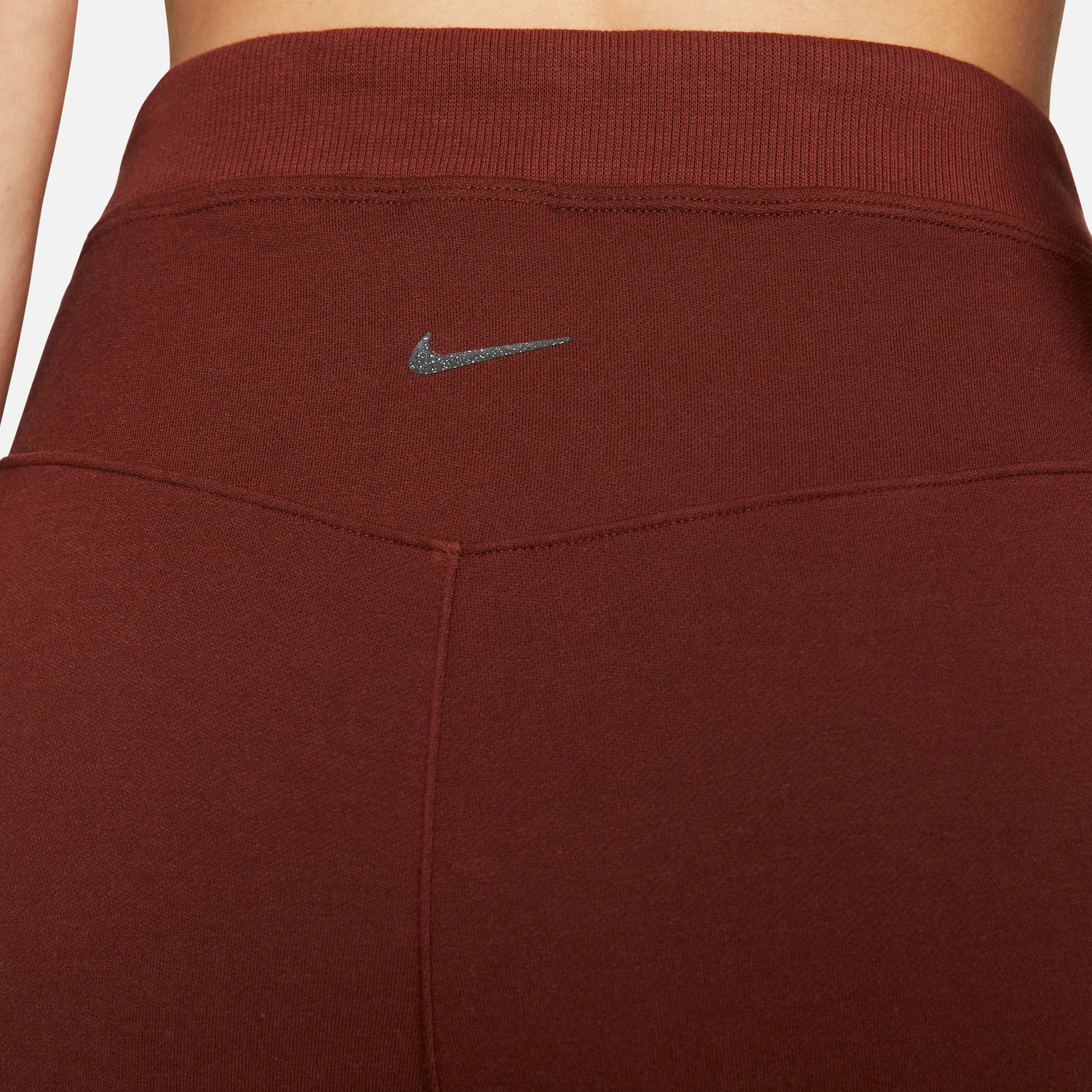 Nike Yoga Luxe image number 3