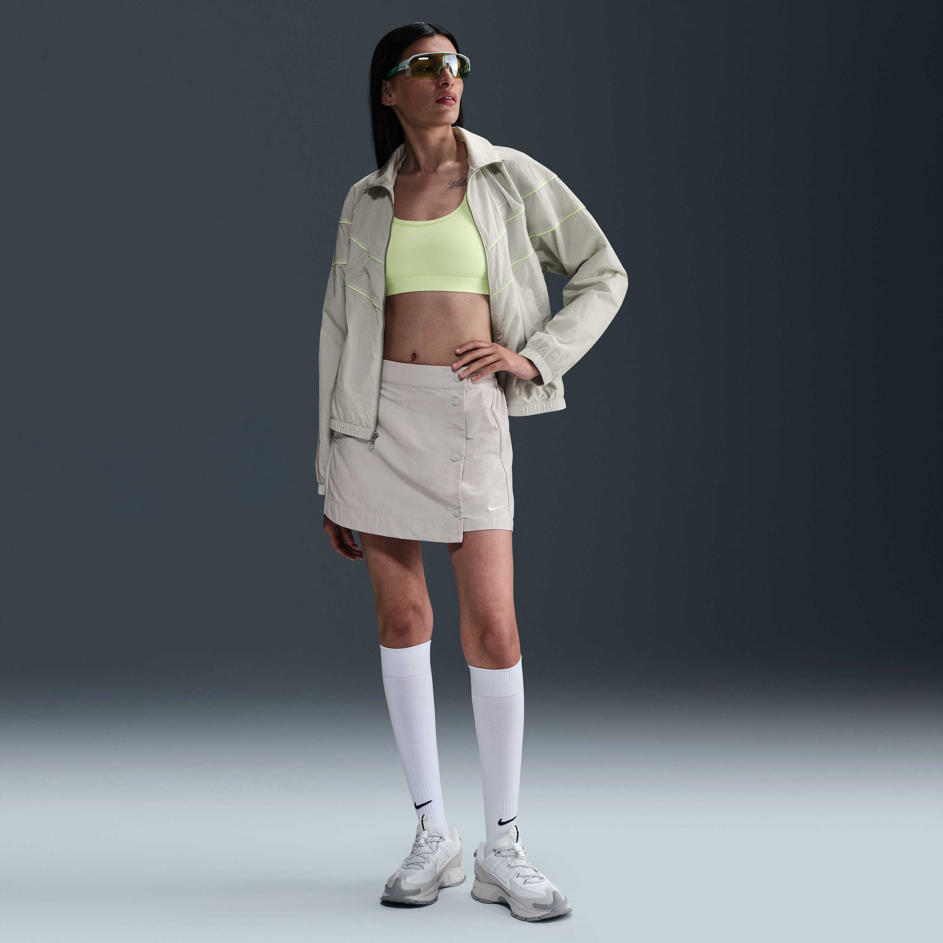 نايكي سبورتسوير ايسنشال image number 0