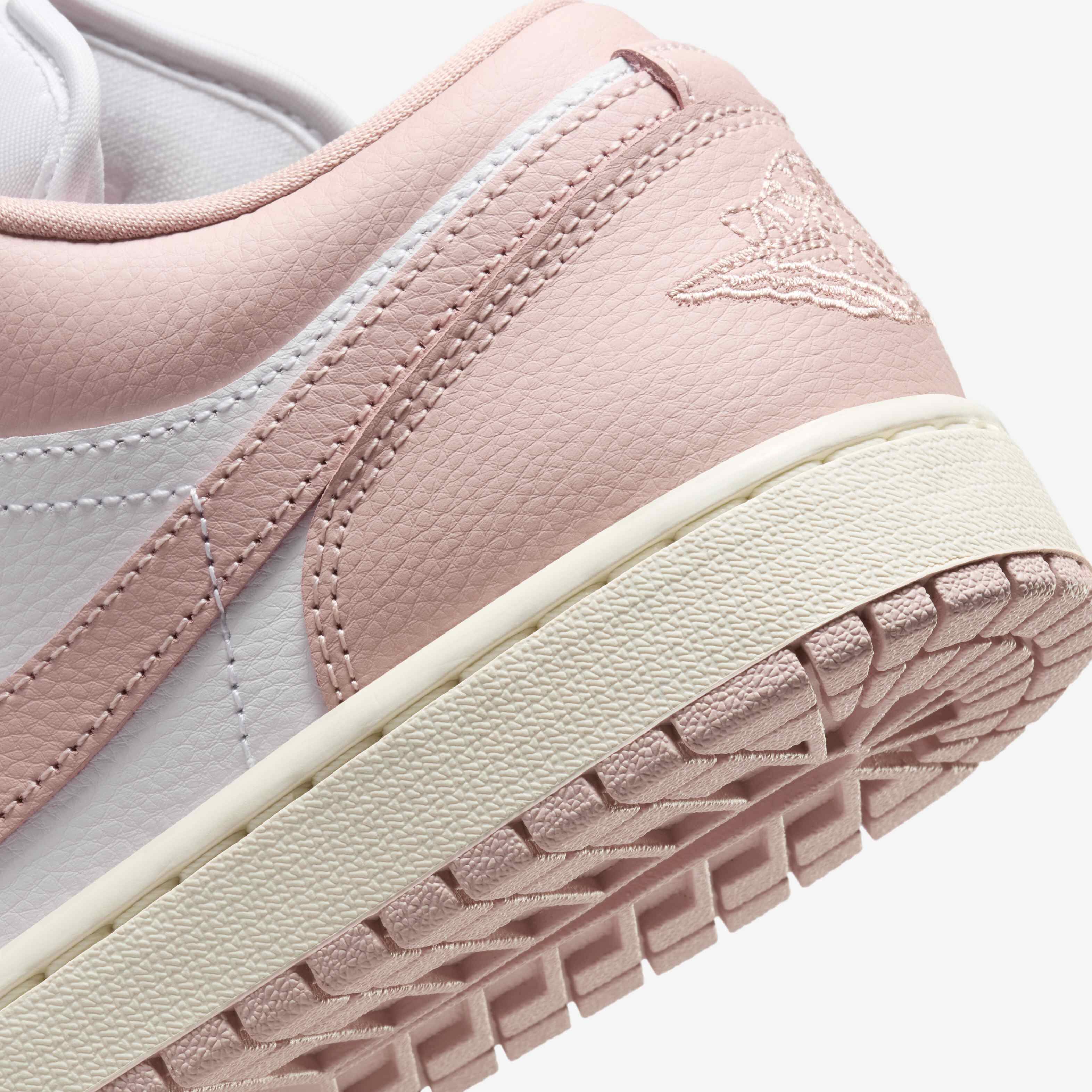◆正規品◆NIKE AIR JORDAN 1 LOW PINK OXFORD(W)◆関税/送料込 ◇正規品◇NIKE AIR JORDAN 1 LOW PINK OXFORD(W)◇関税/送料込