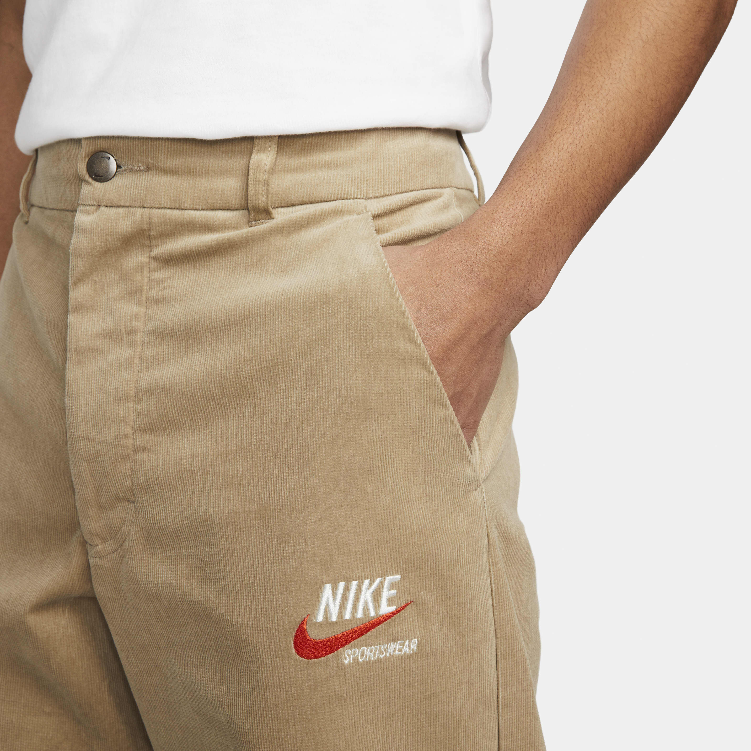 Nike Sportswear Trend image number 2