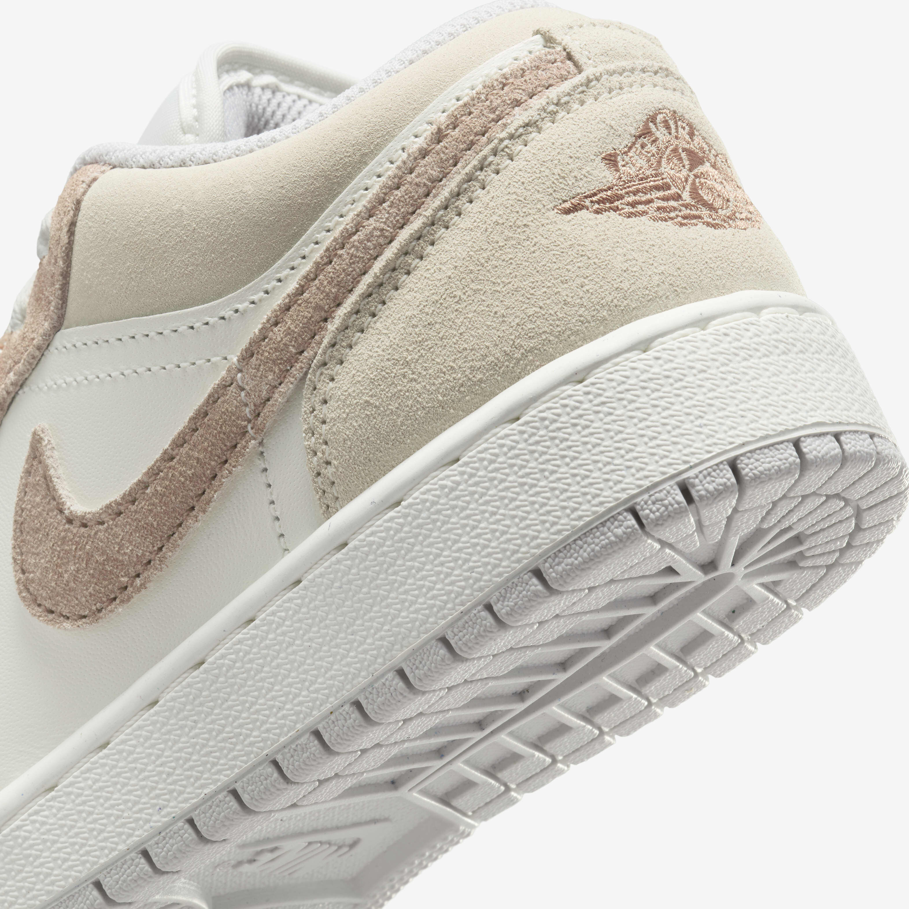 Air Jordan 1 Low SE image number 7
